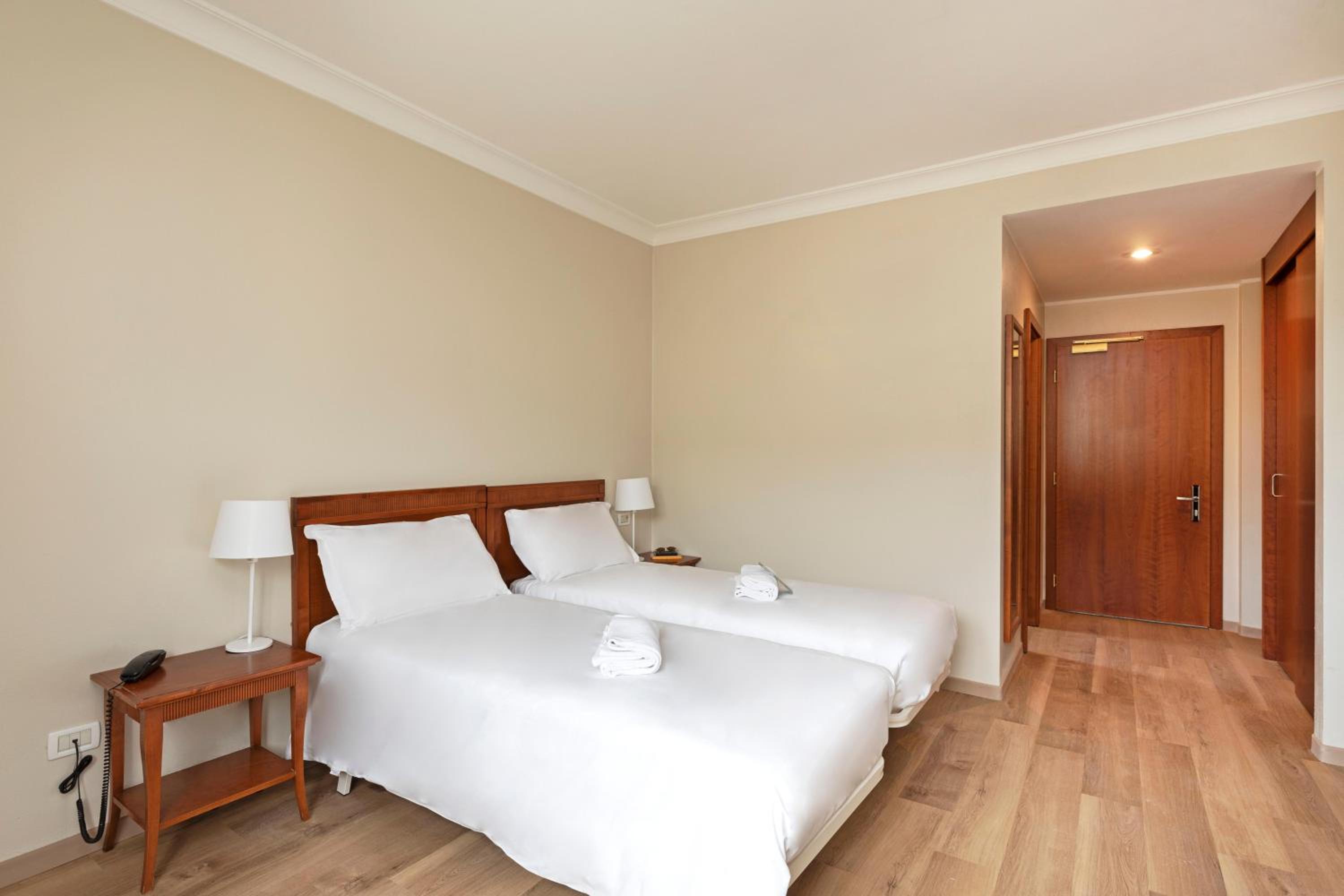 Twin Room - Photo 1