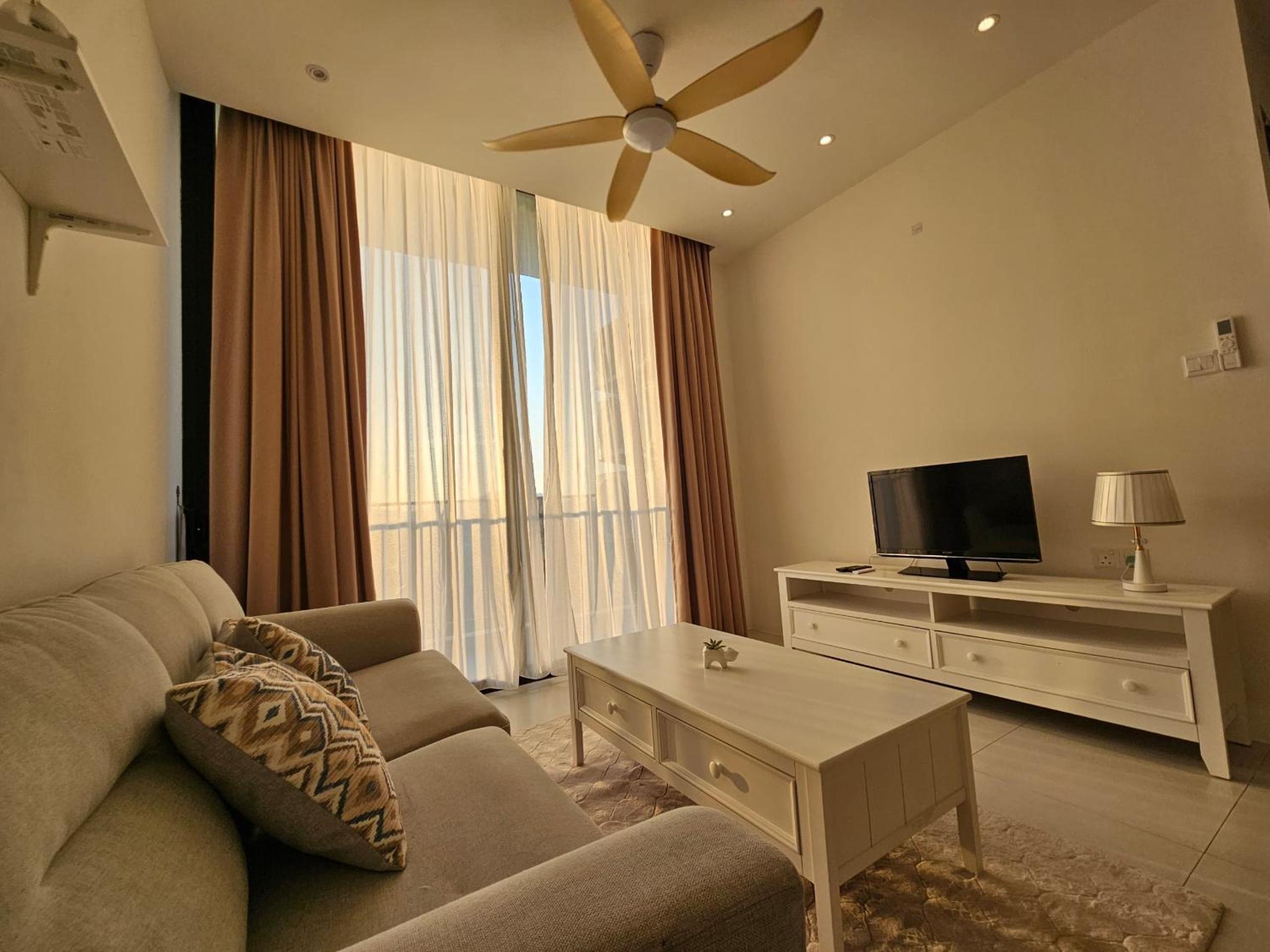 Three-Bedroom Apartment with Balcony photo 3