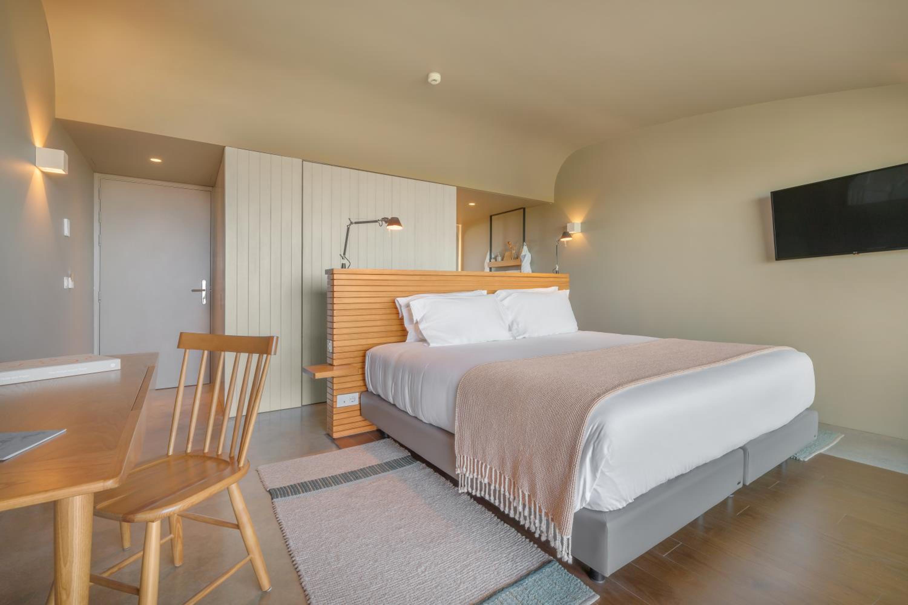 Deluxe Double Room with Balcony and Sea View - Photo 2