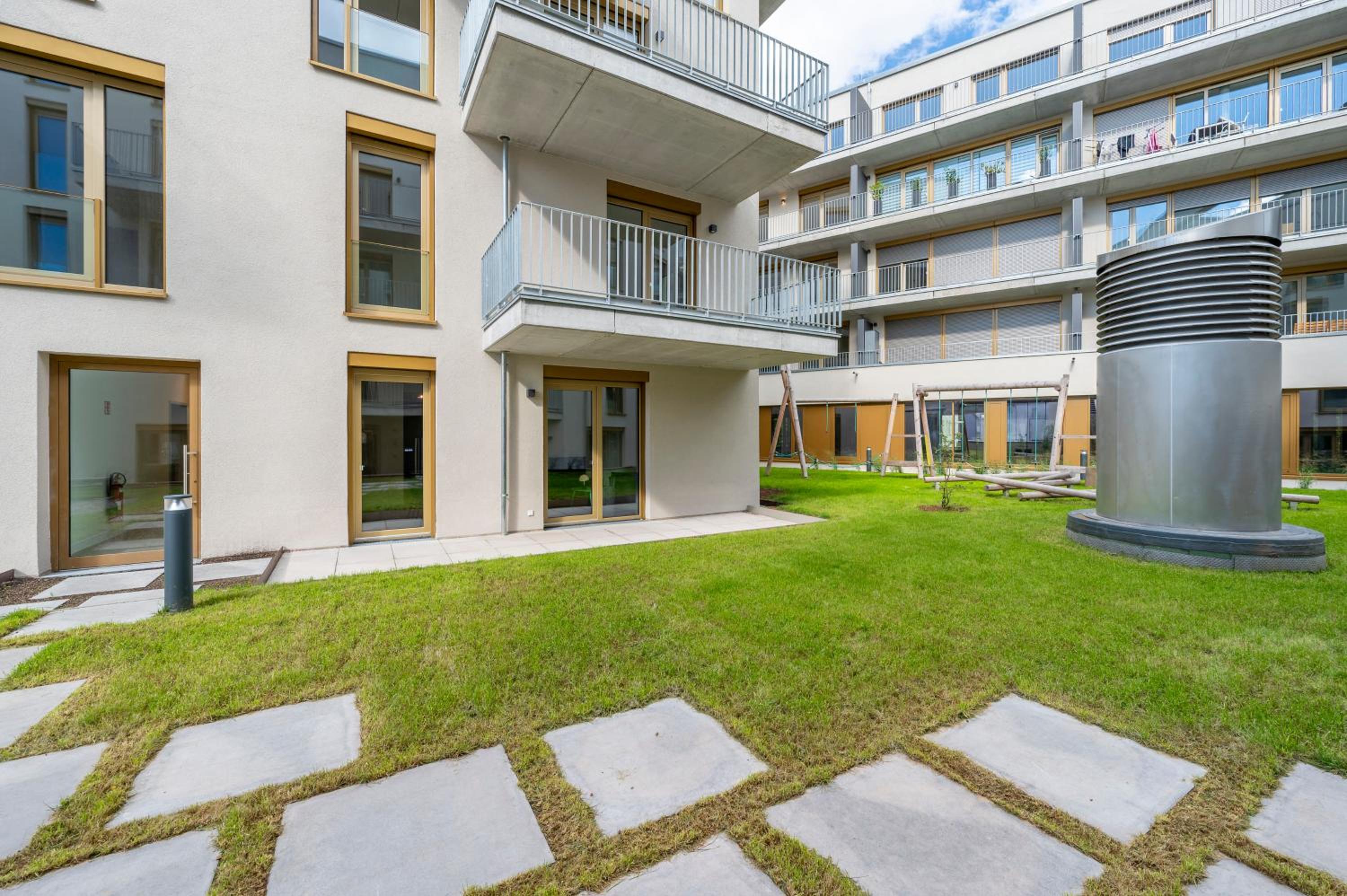 Three-Bedroom Deluxe Apartment photo 2