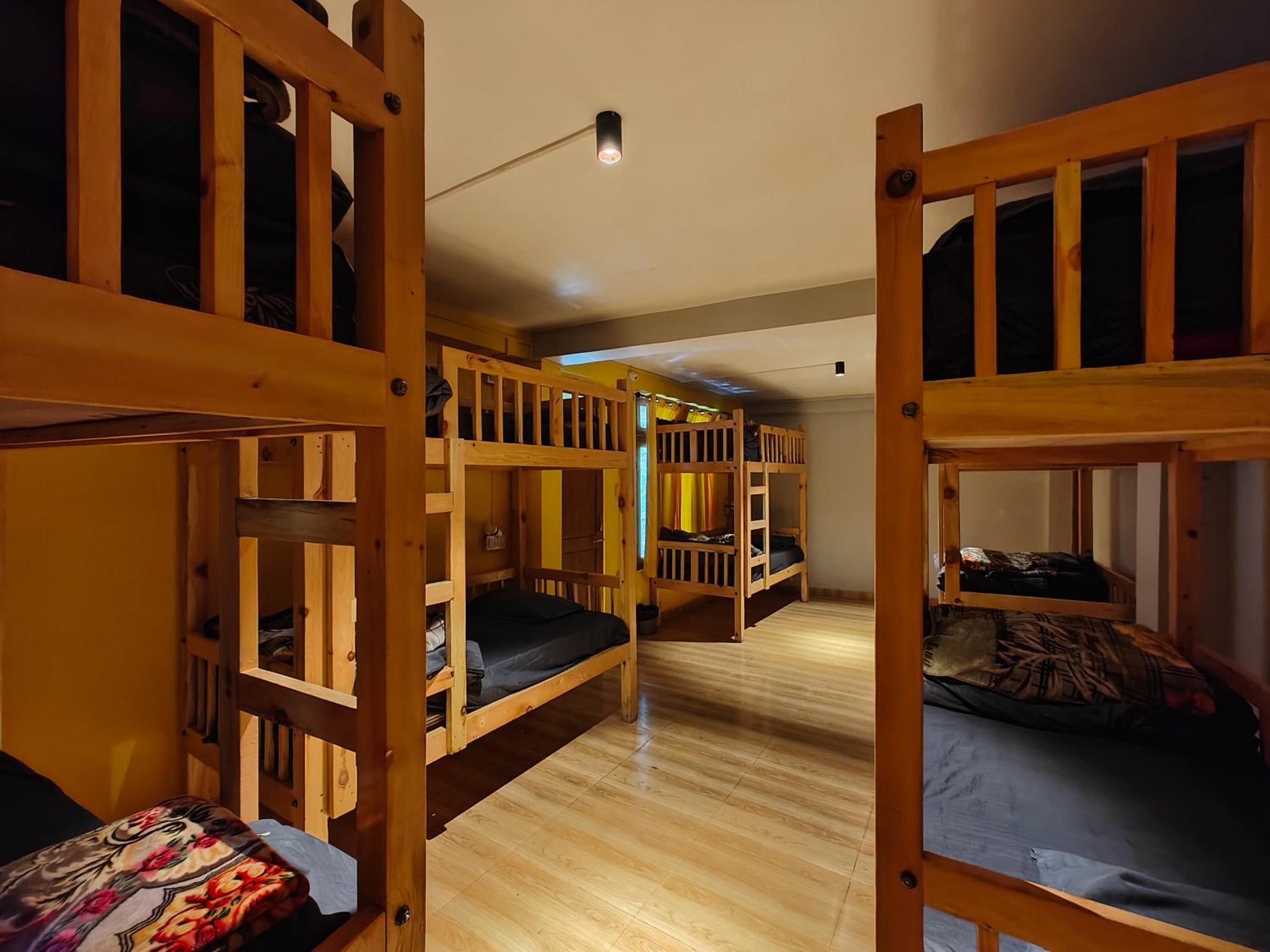 Bed in 10-Bed Mixed Dormitory Room photo 1