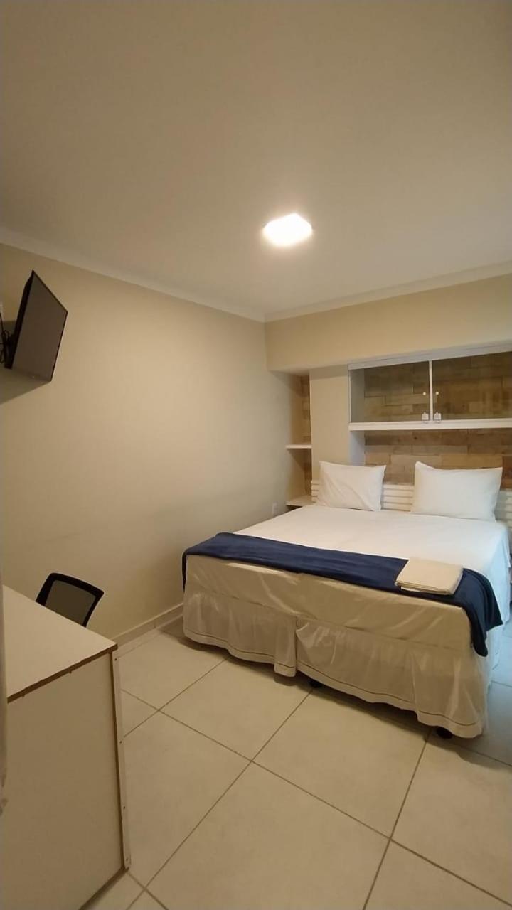 Large Double or Twin Room - Photo 1