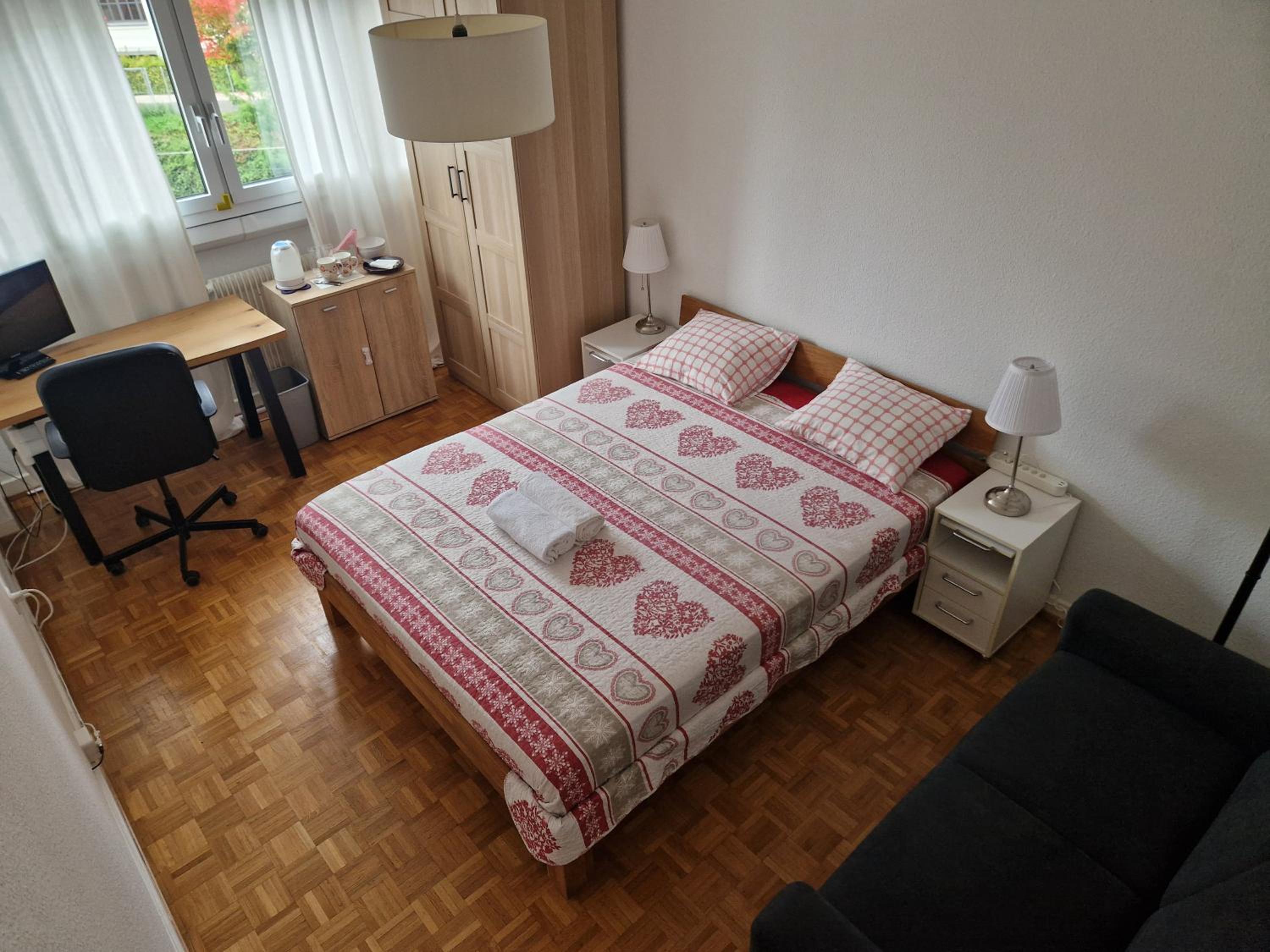 Double Room with Shared Bathroom photo 1