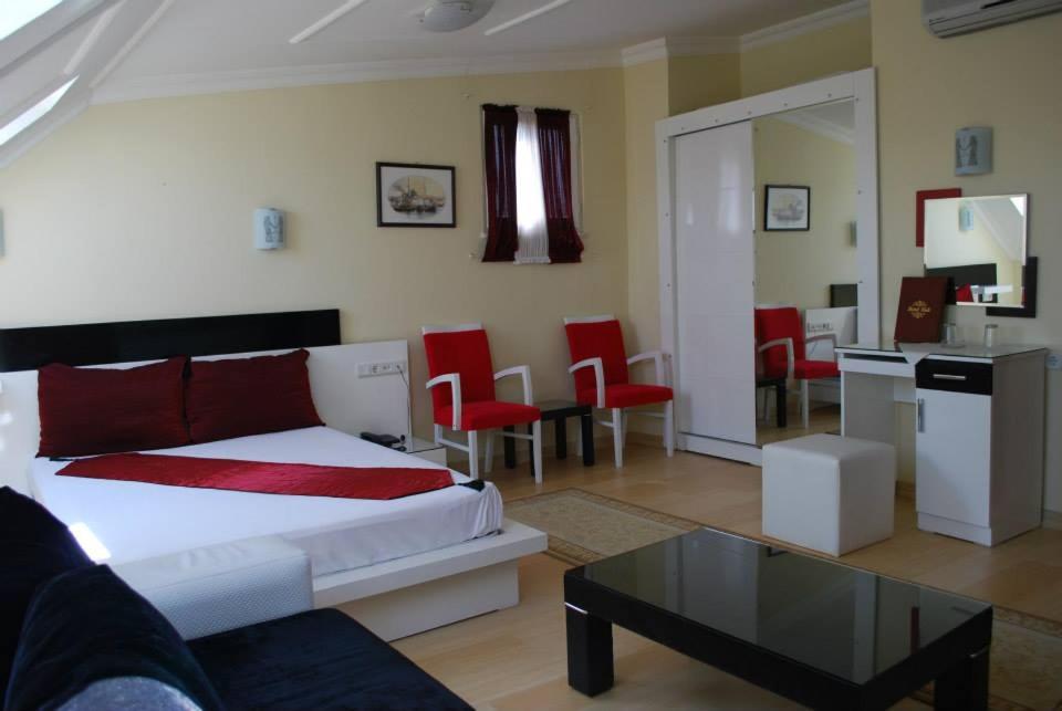 Triple Room with City View
