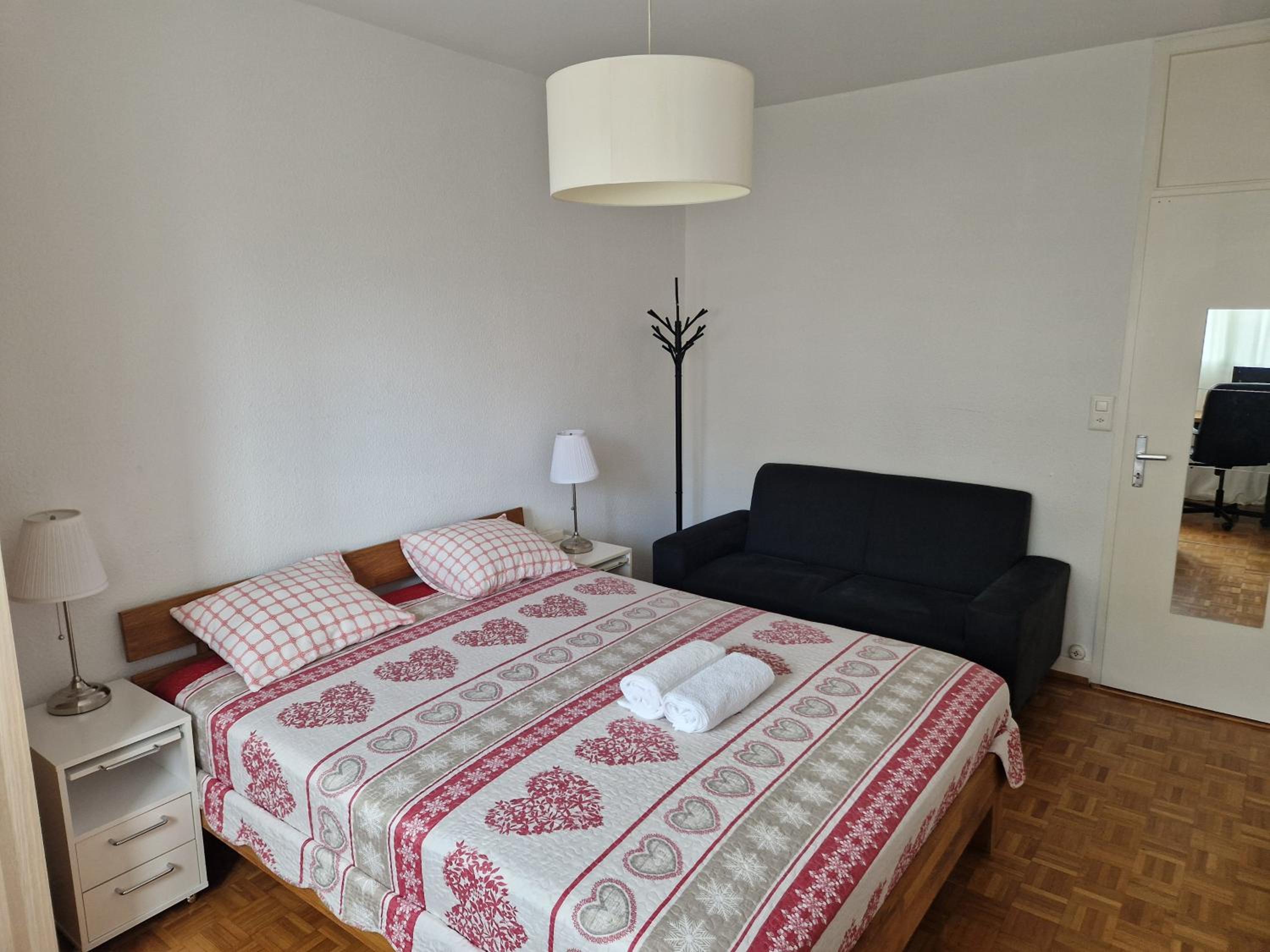 Double Room with Shared Bathroom photo 3