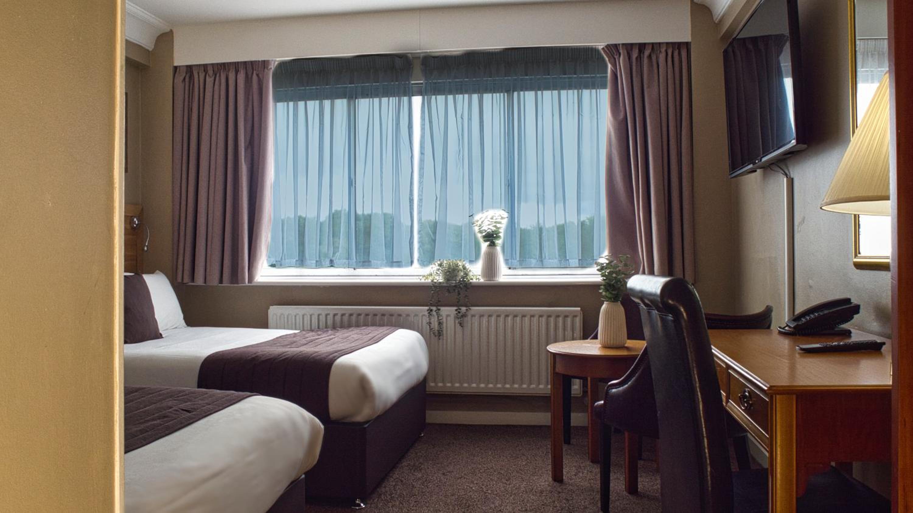 Double Room with Two Double Beds - Photo 1