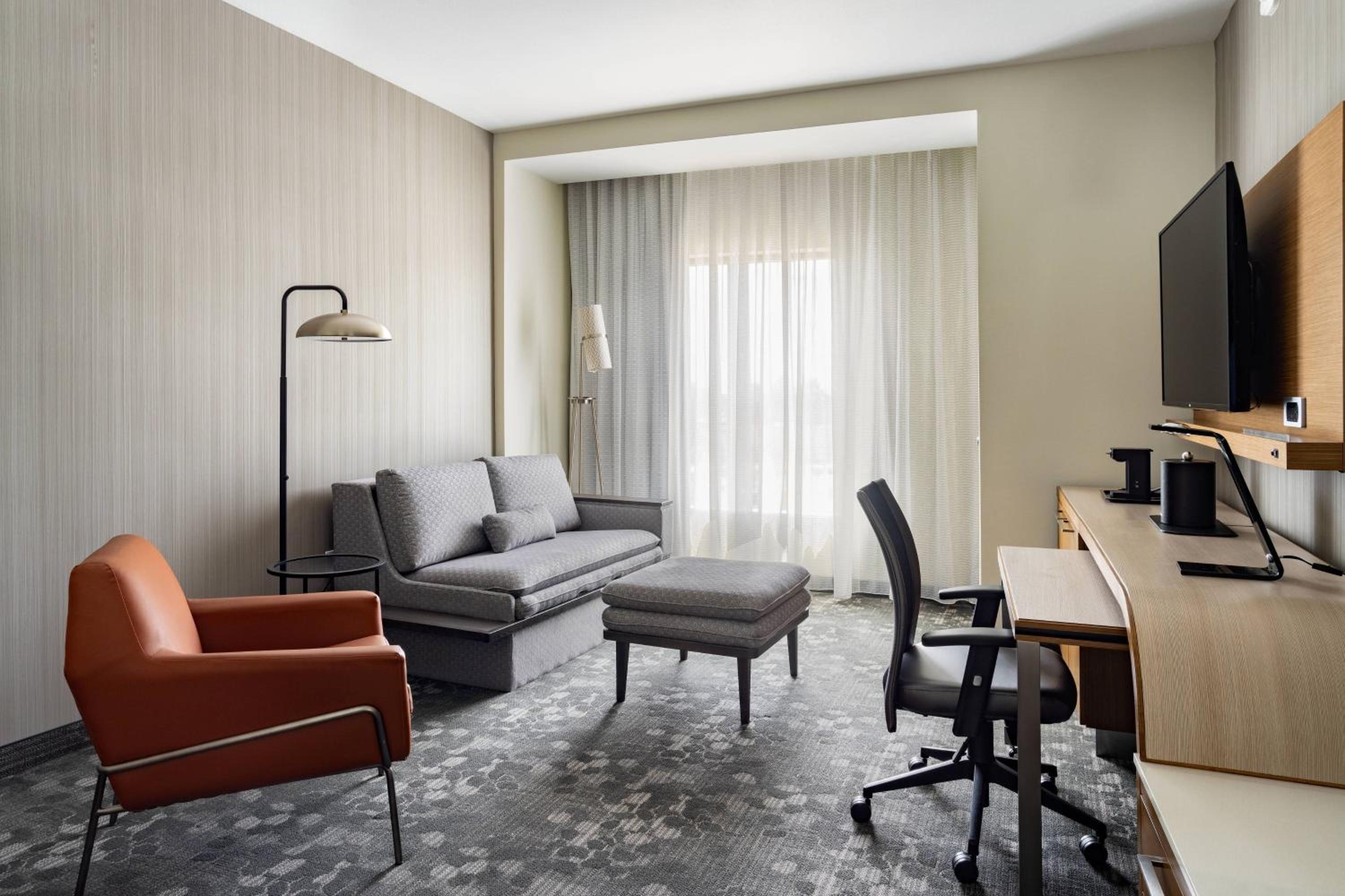 King Suite with Sofa Bed - Hearing Accessible