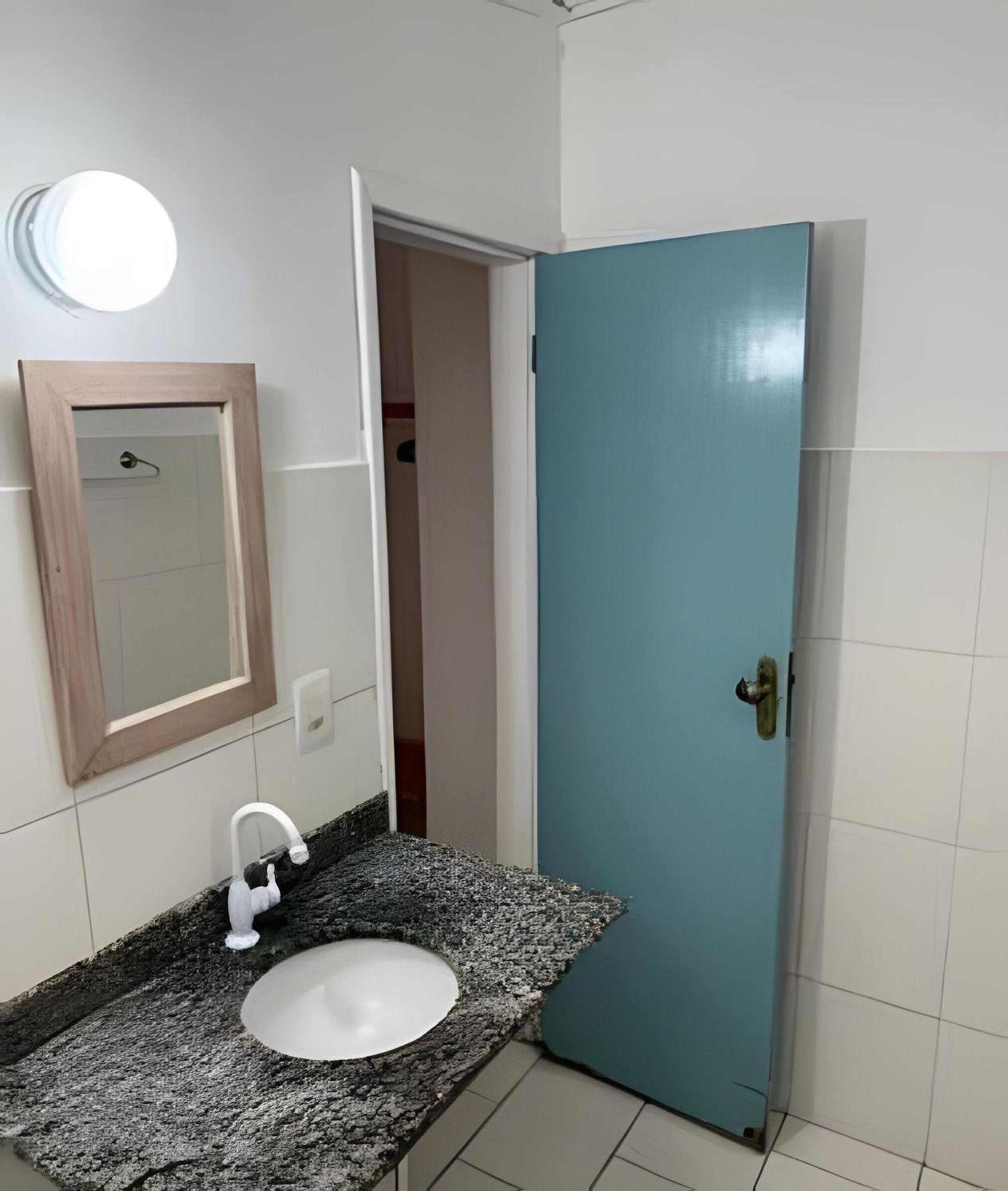 Standard Suite - Photo 3