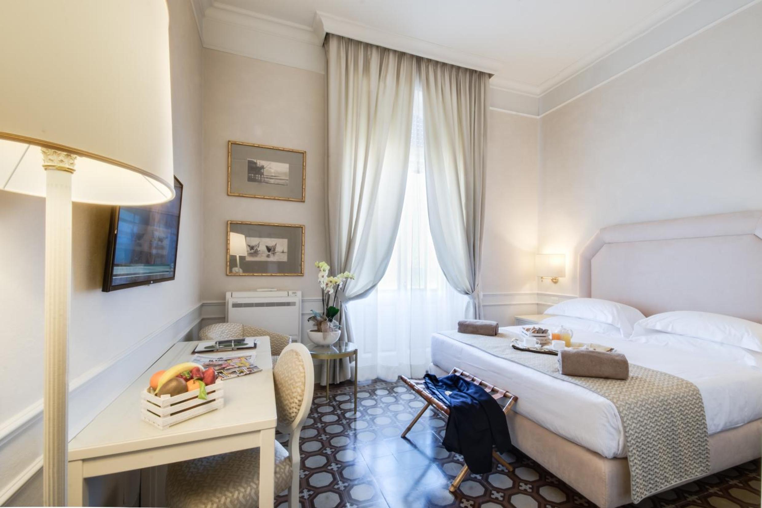 Double Room - Photo 3