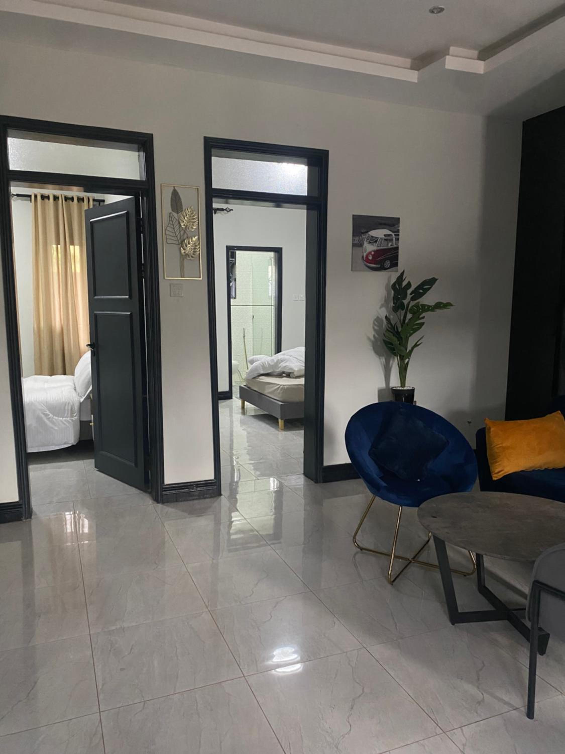 One-Bedroom Apartment photo 1