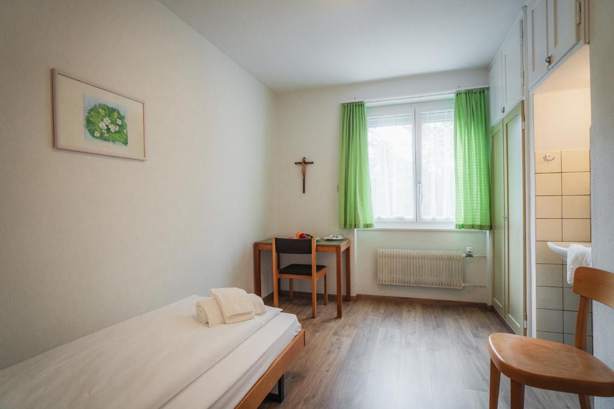 Single Room Economy with Shared Bathroom