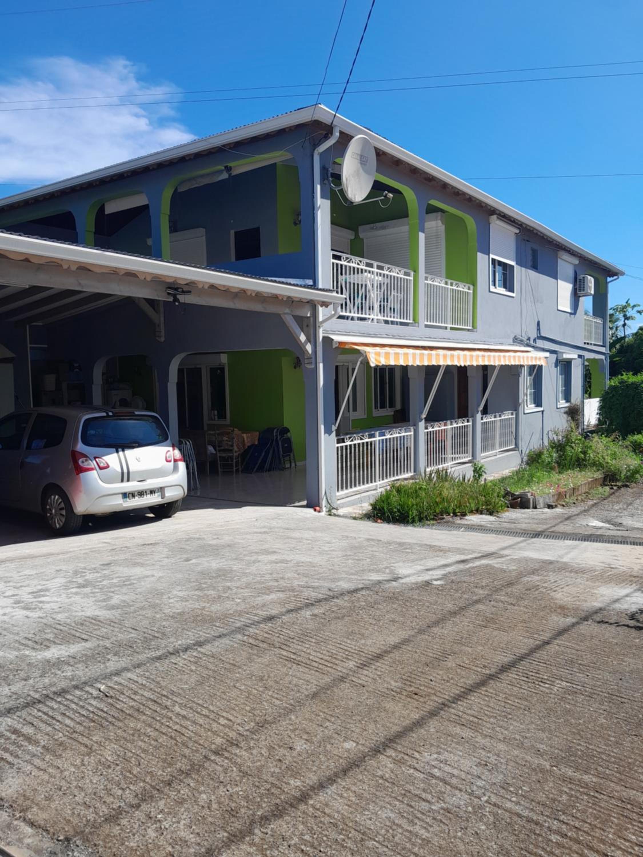 Three-Bedroom Villa photo 1