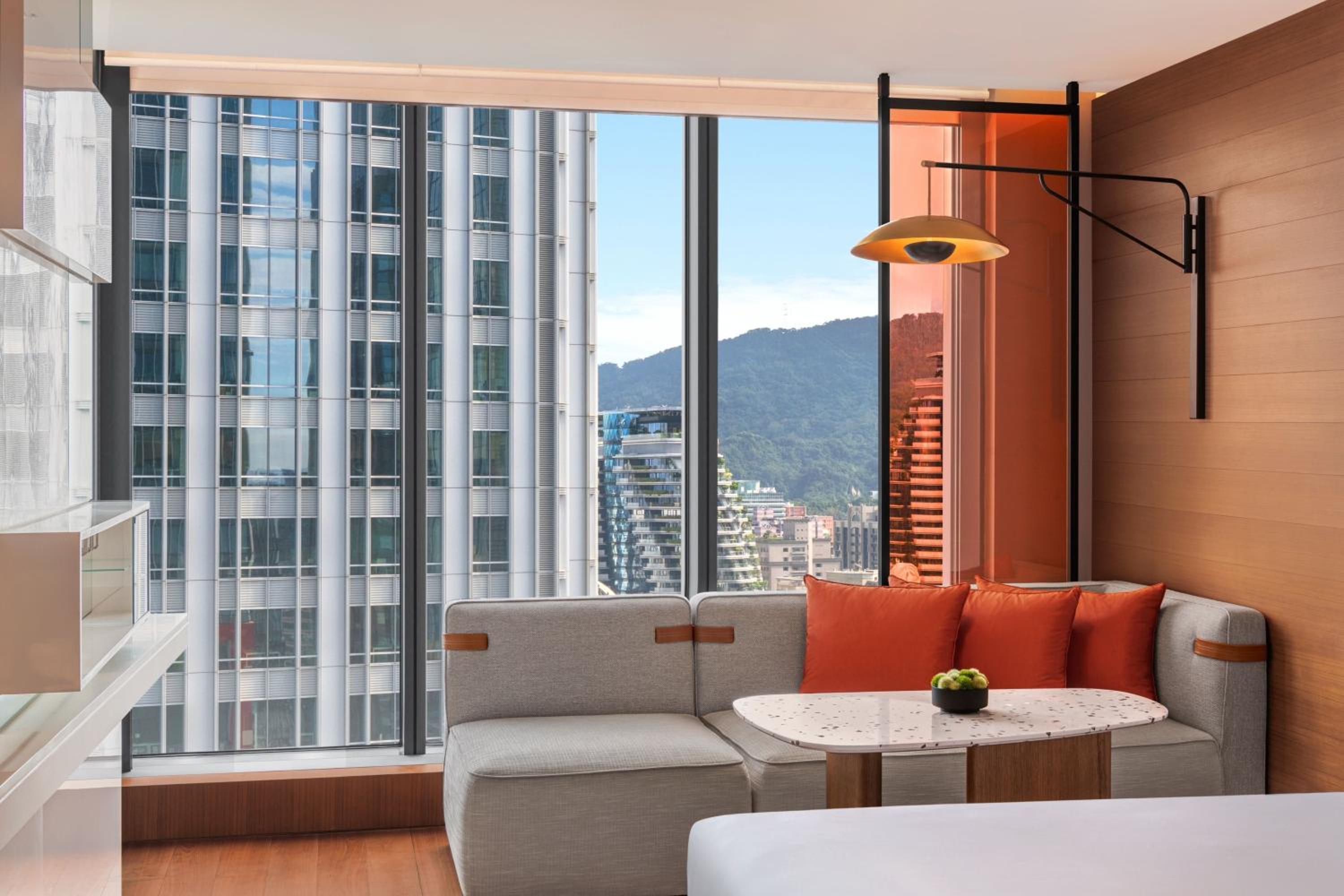 Wonderful Room, Guest room, 1 King, City view - Photo 6