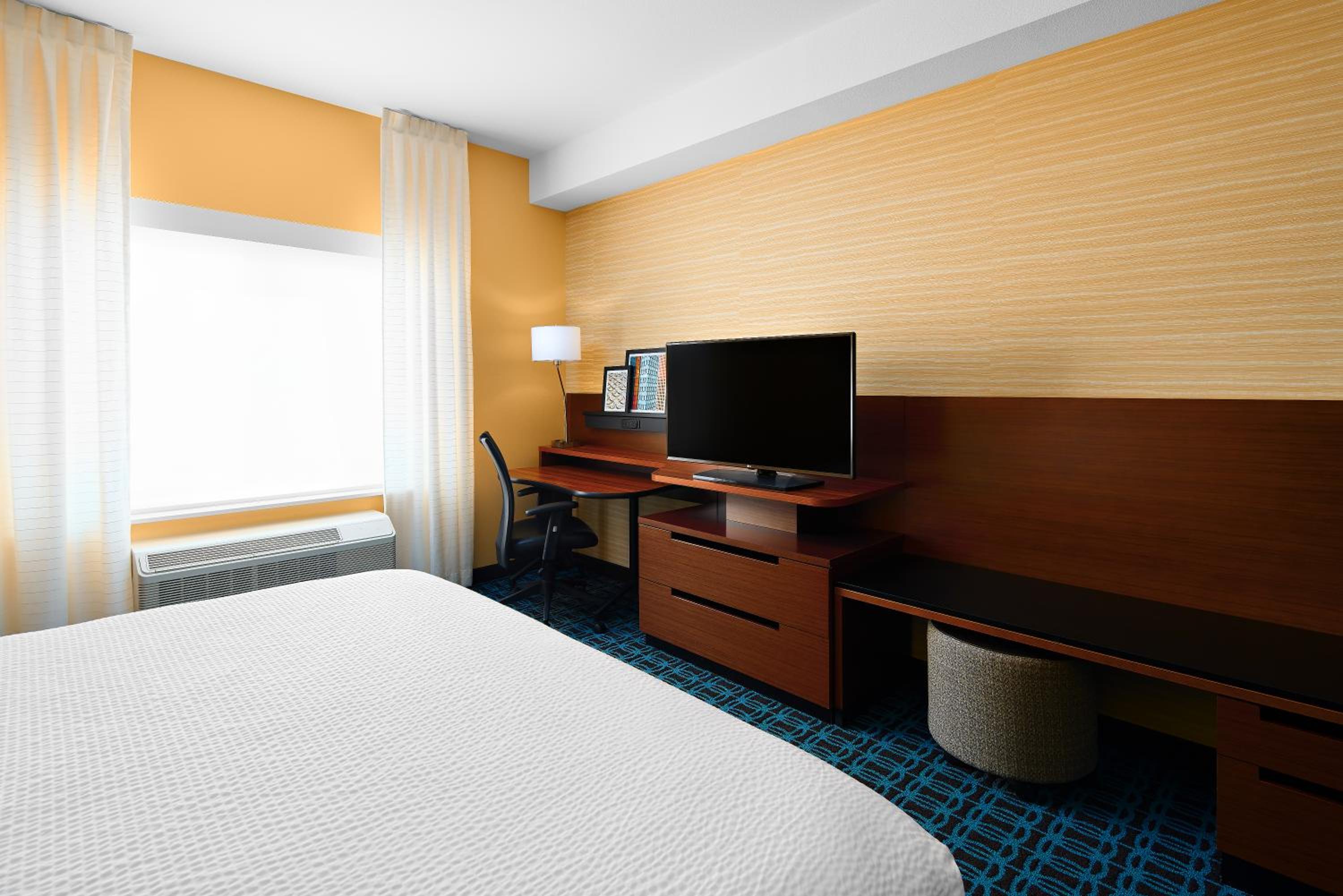 King Room with Roll-in Shower - Mobility and Hearing Accessible photo 2