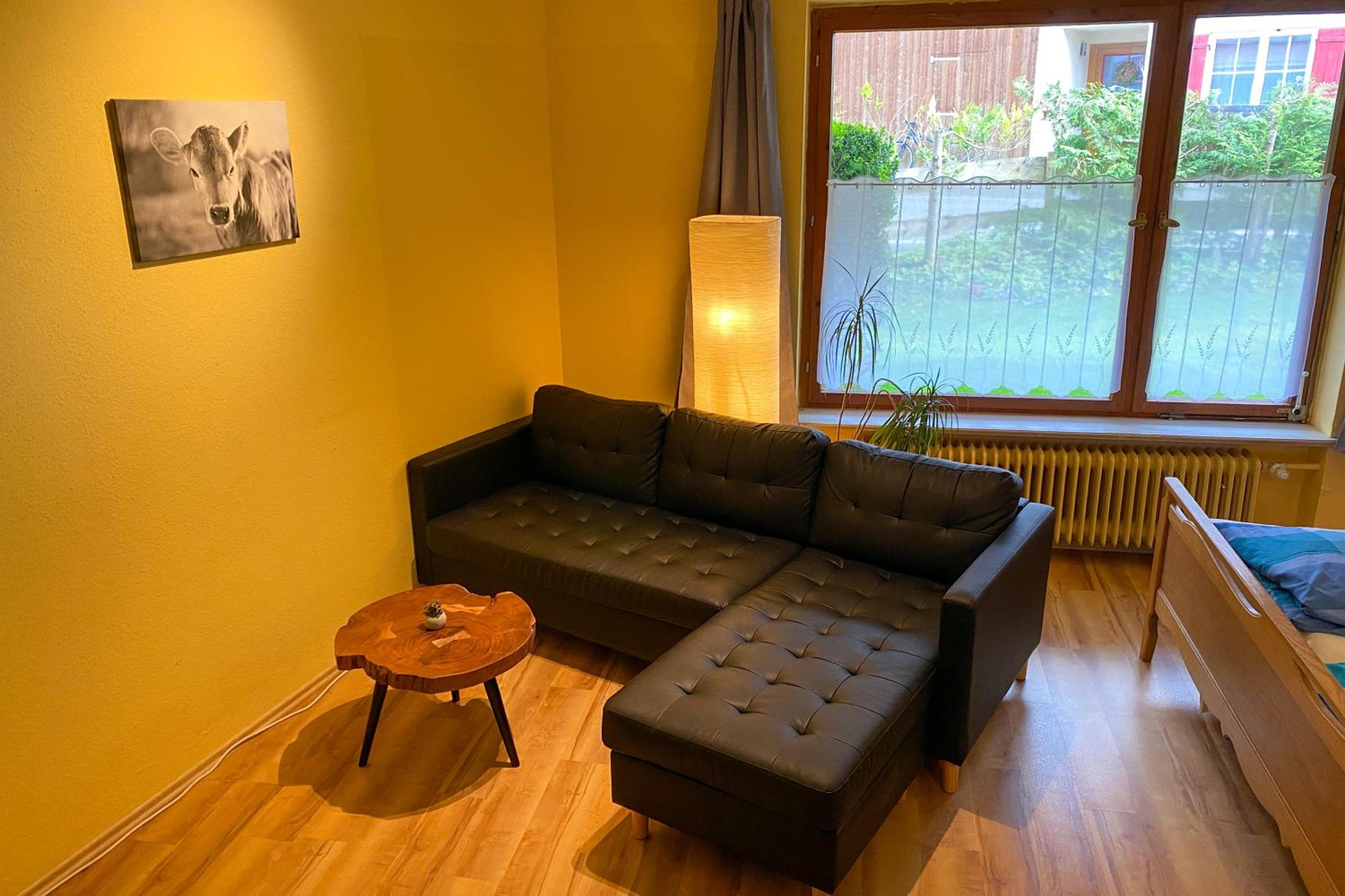 Deluxe Two-Bedroom Apartment with Garden View photo 2