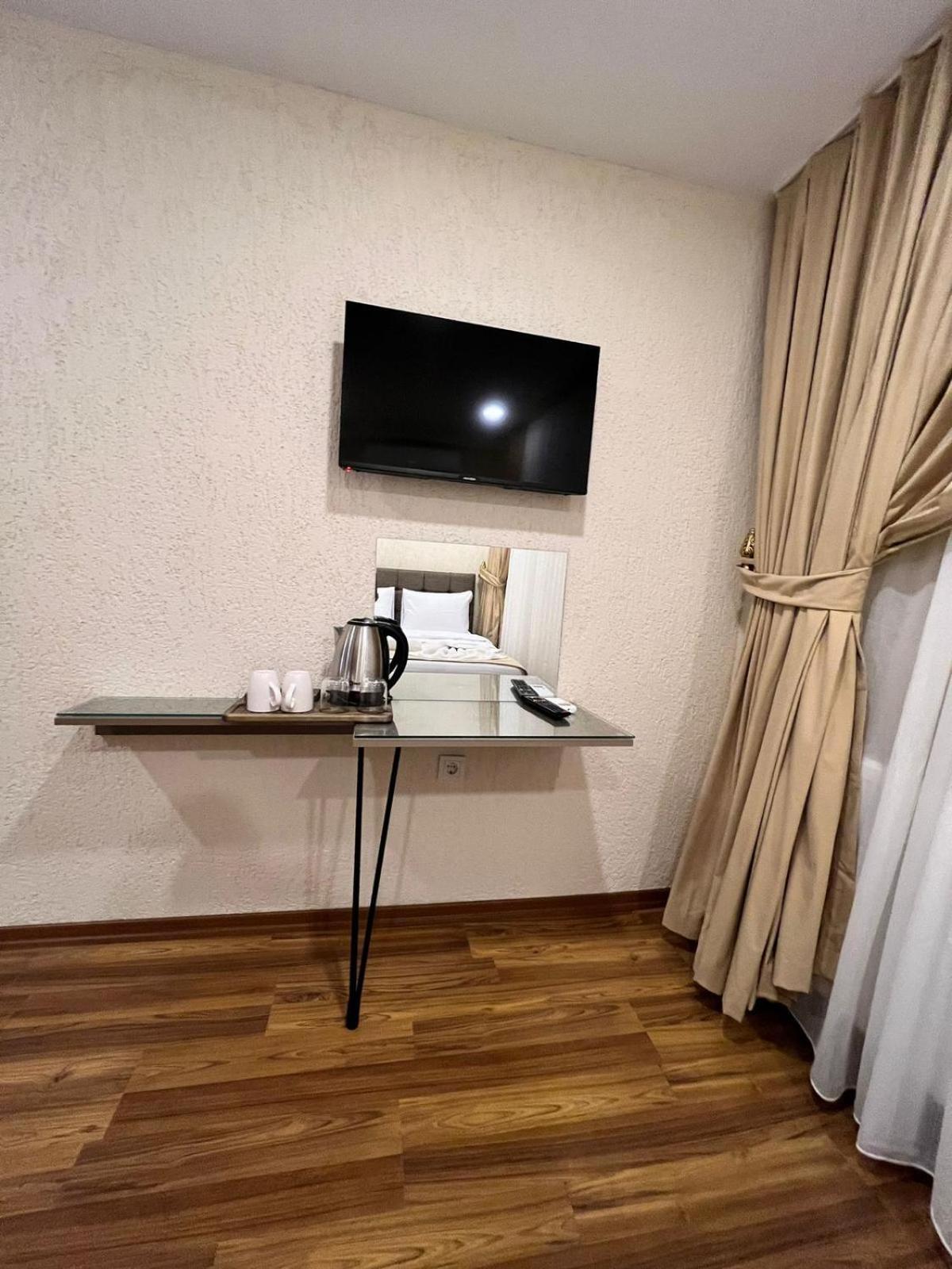 Deluxe Double Room with Balcony photo 2
