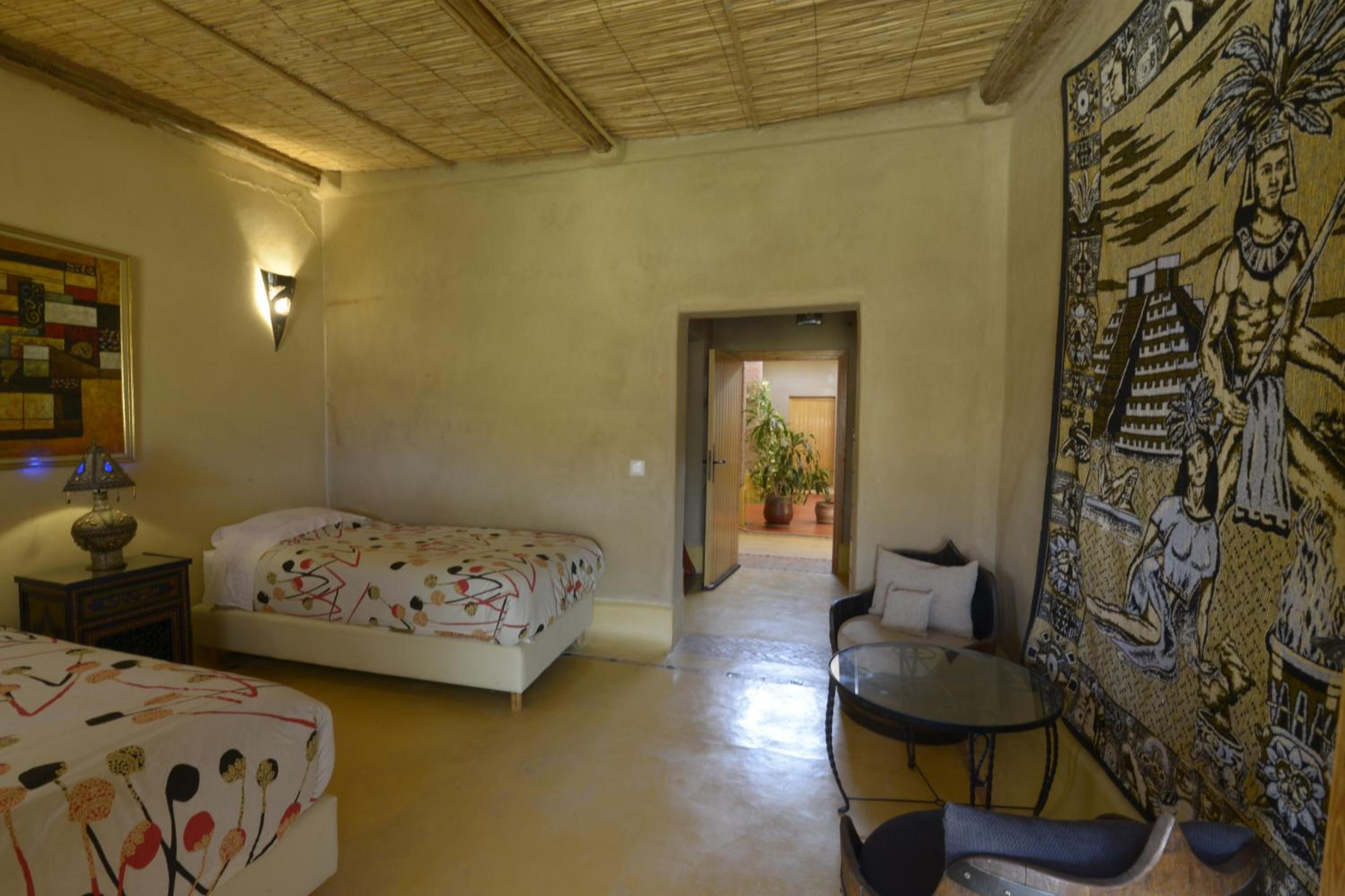 Superior Double or Twin Room with Pool View photo 3
