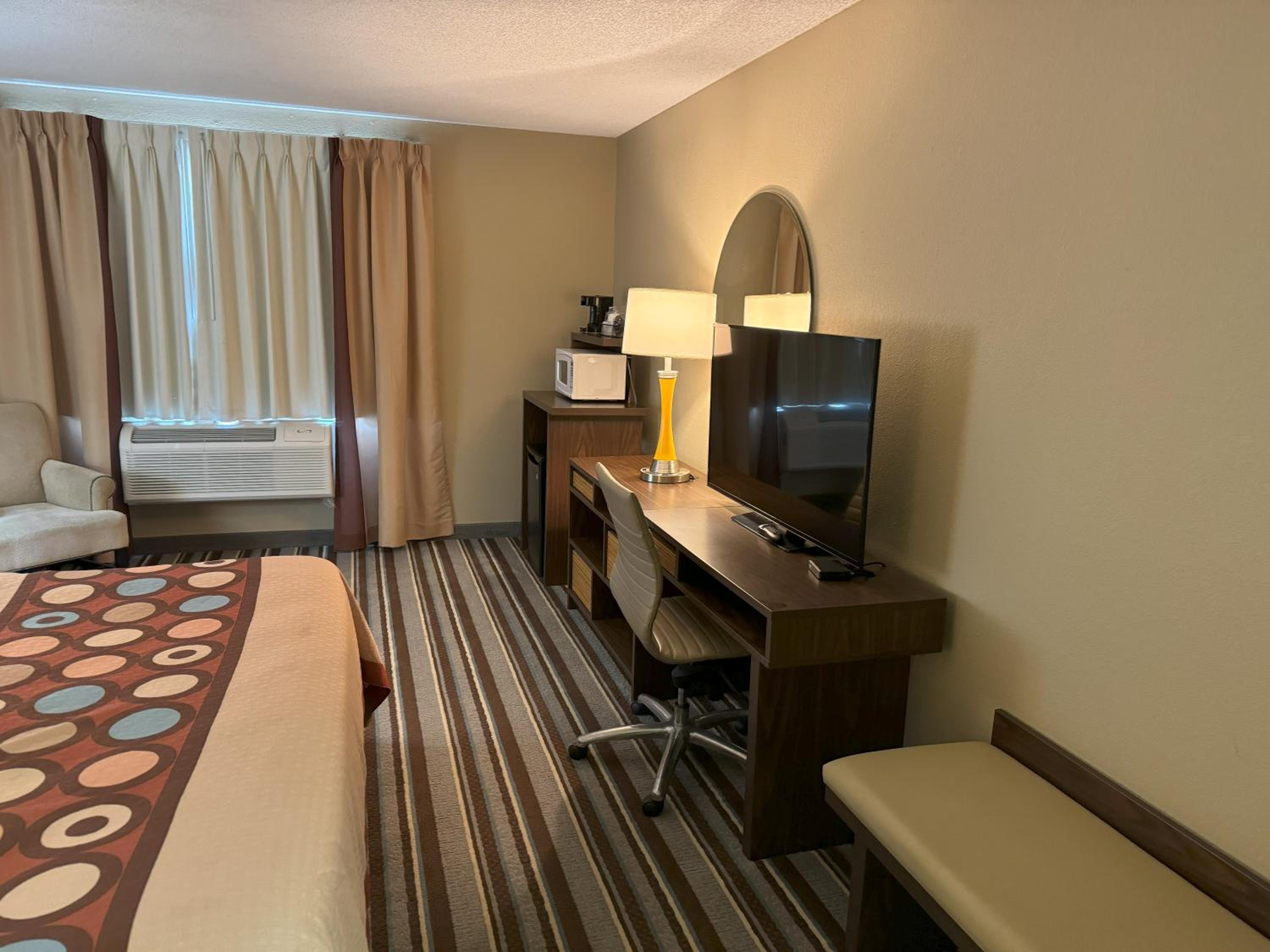King Room - Mobility Access/Non-Smoking - Photo 4