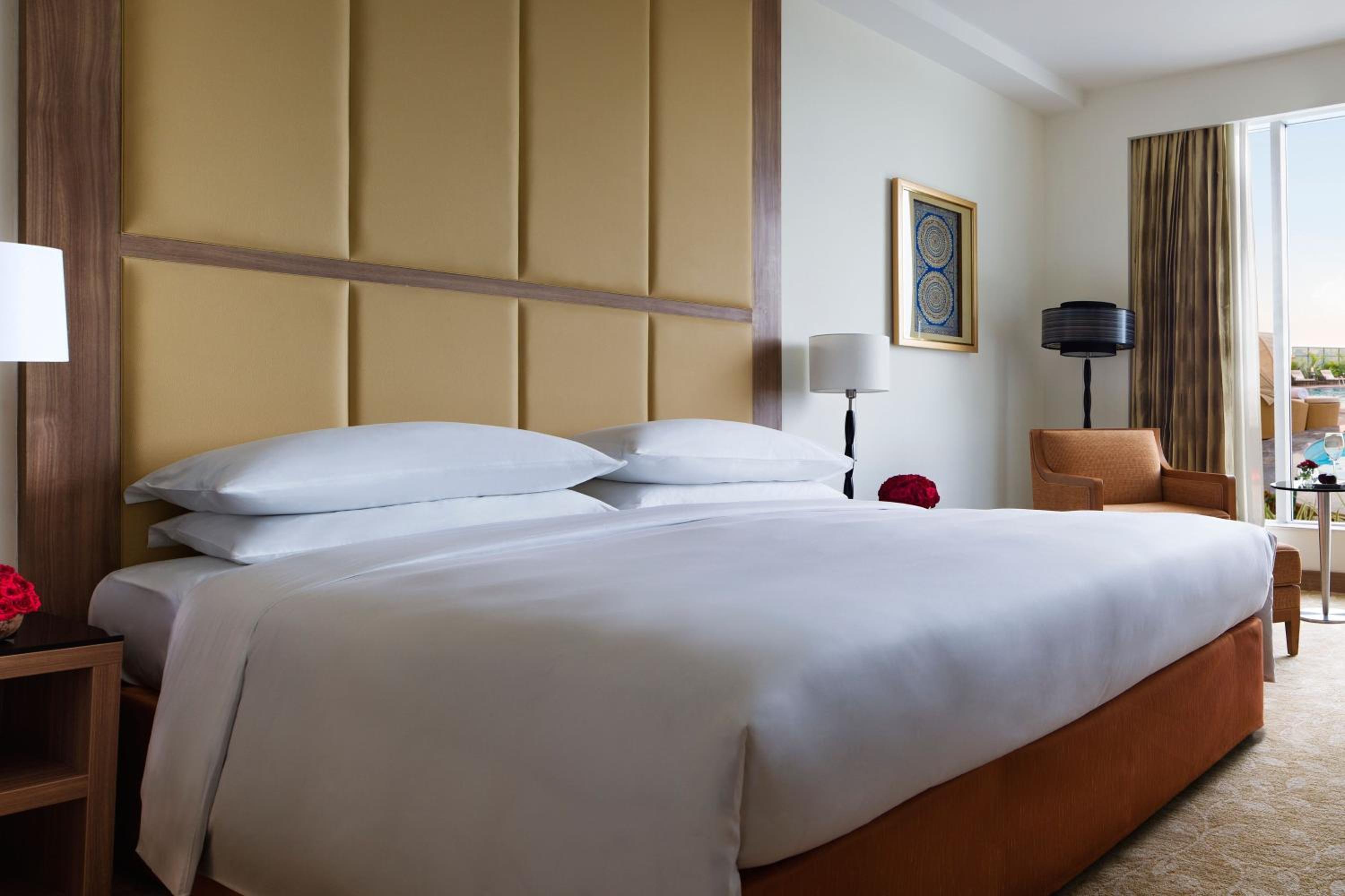 Executive Presidential Suite with Lounge Access