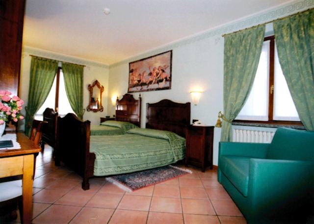 Twin Room - Photo 1