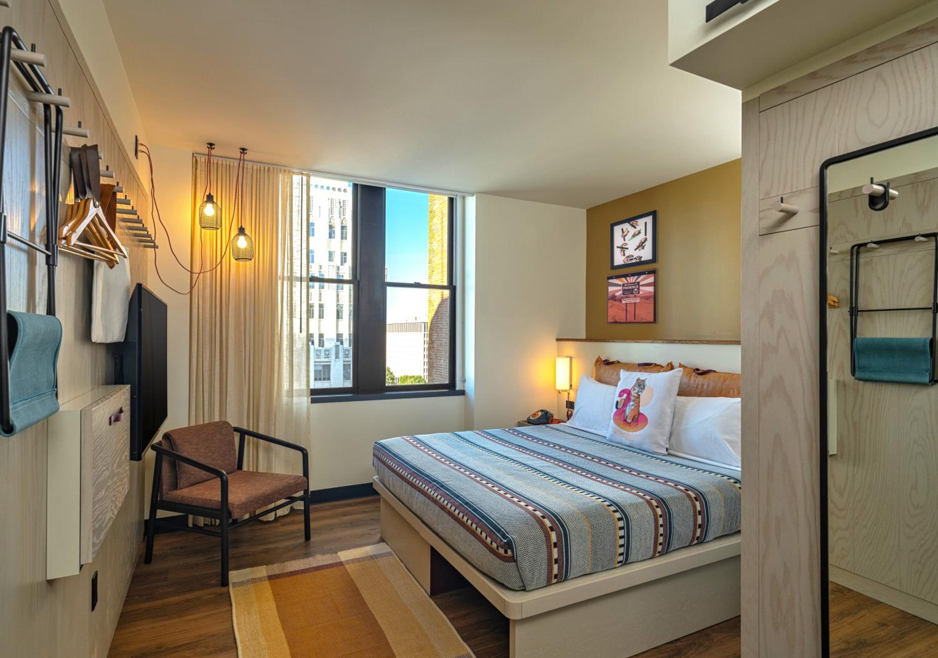 King Room with City View - Photo 1