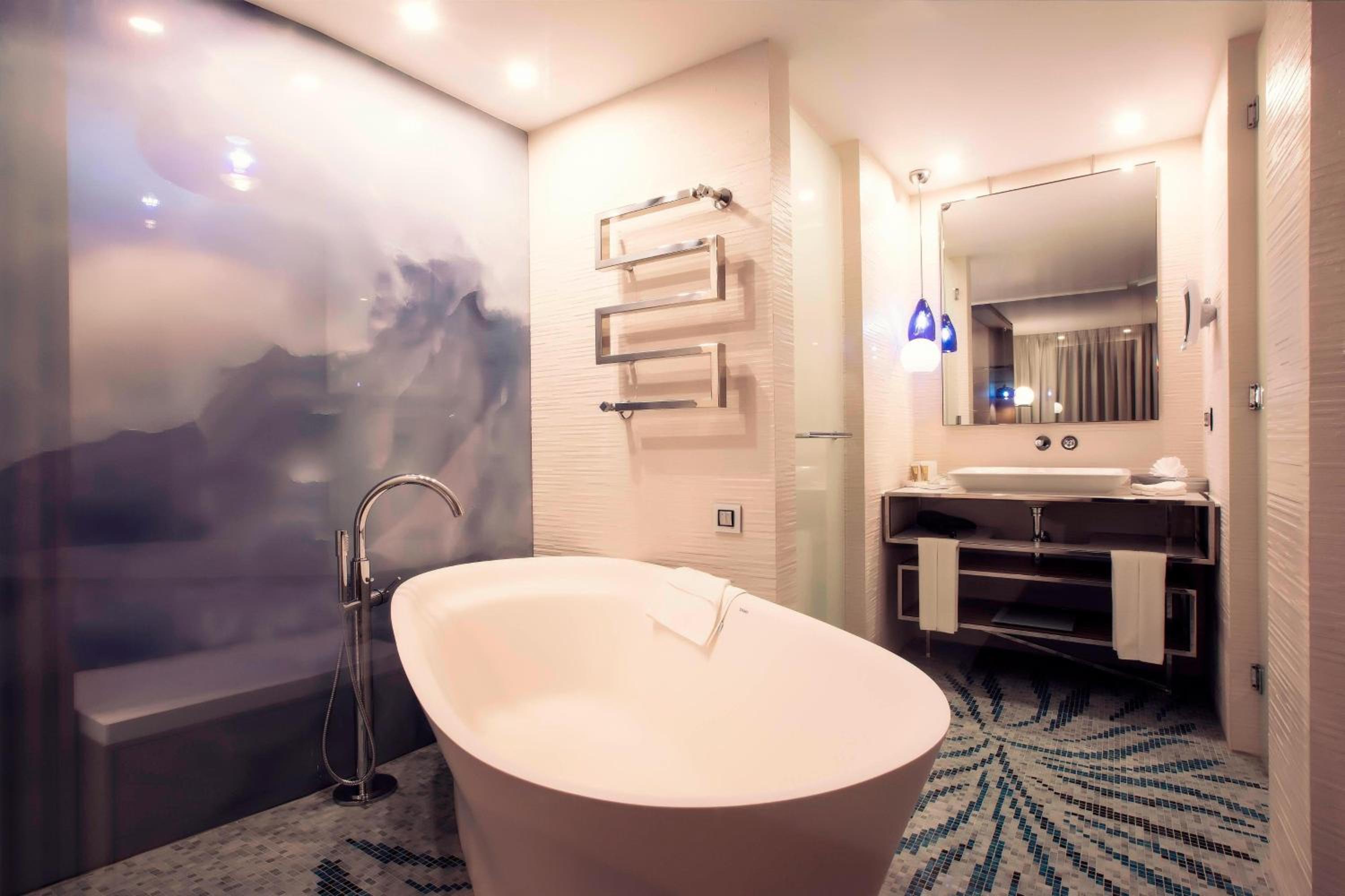 Standard Twin Room with Balcony photo 2