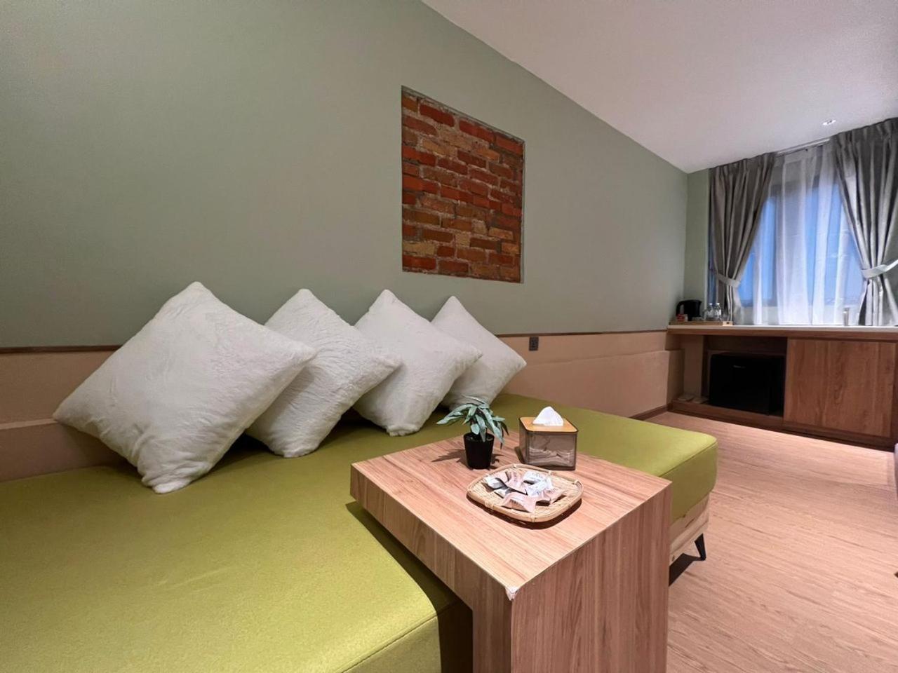 Premier Deluxe King with Sofa Bed and Karaoke Speaker