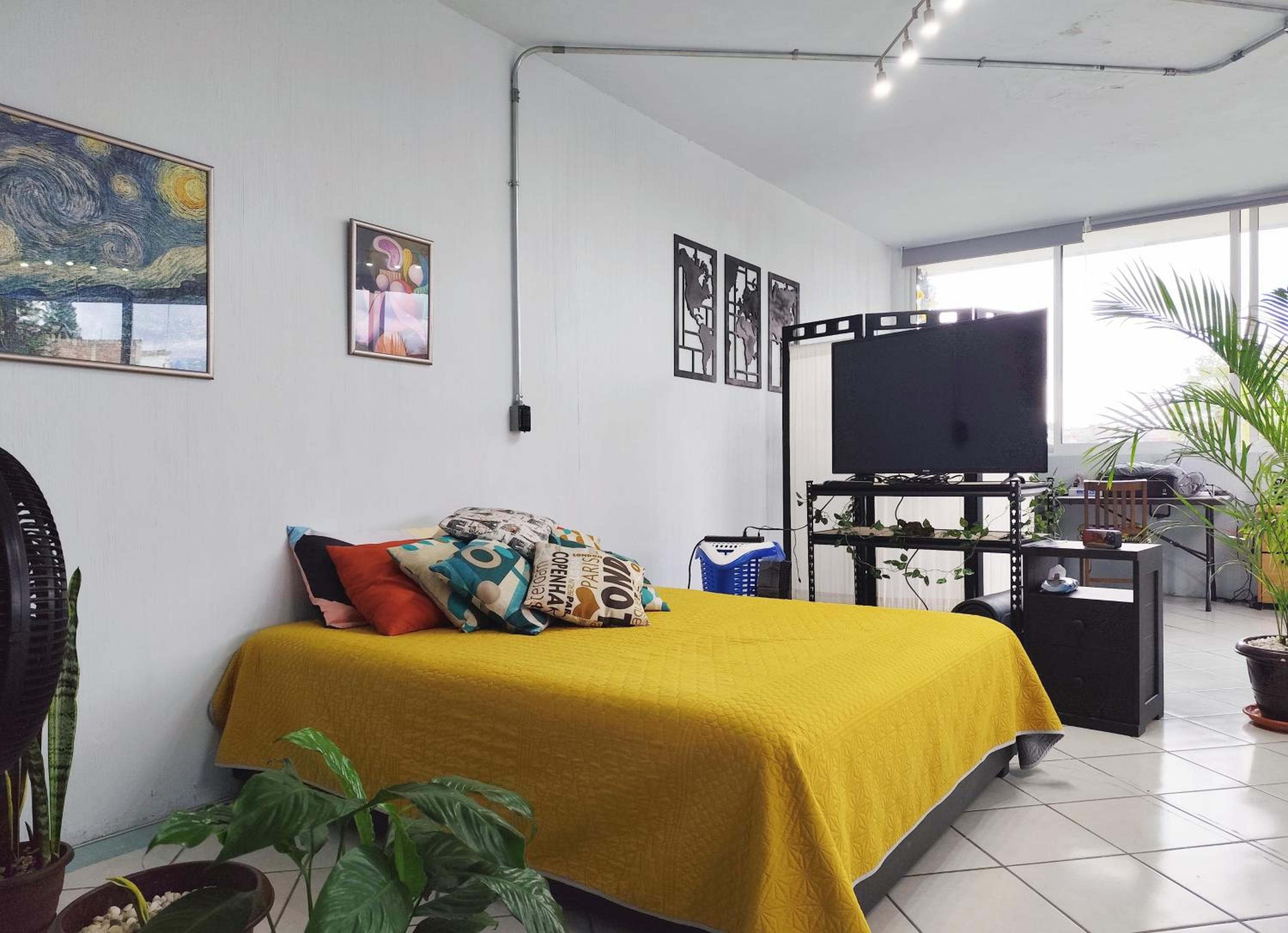 One-Bedroom Loft Apartment with Balcony photo 1