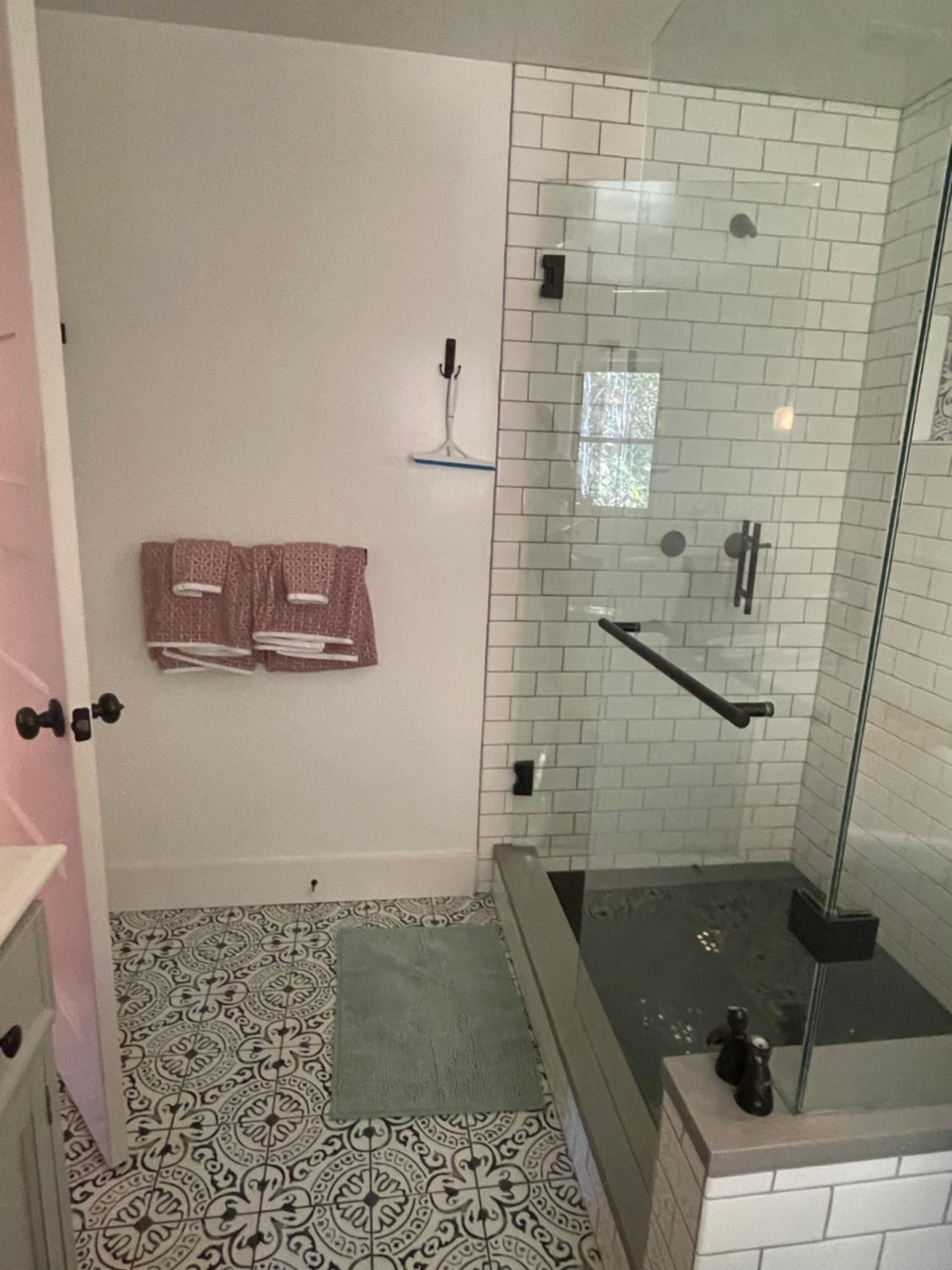 Deluxe Double Room with Bath photo 2