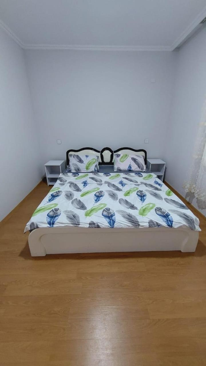 Three-Bedroom House photo 2