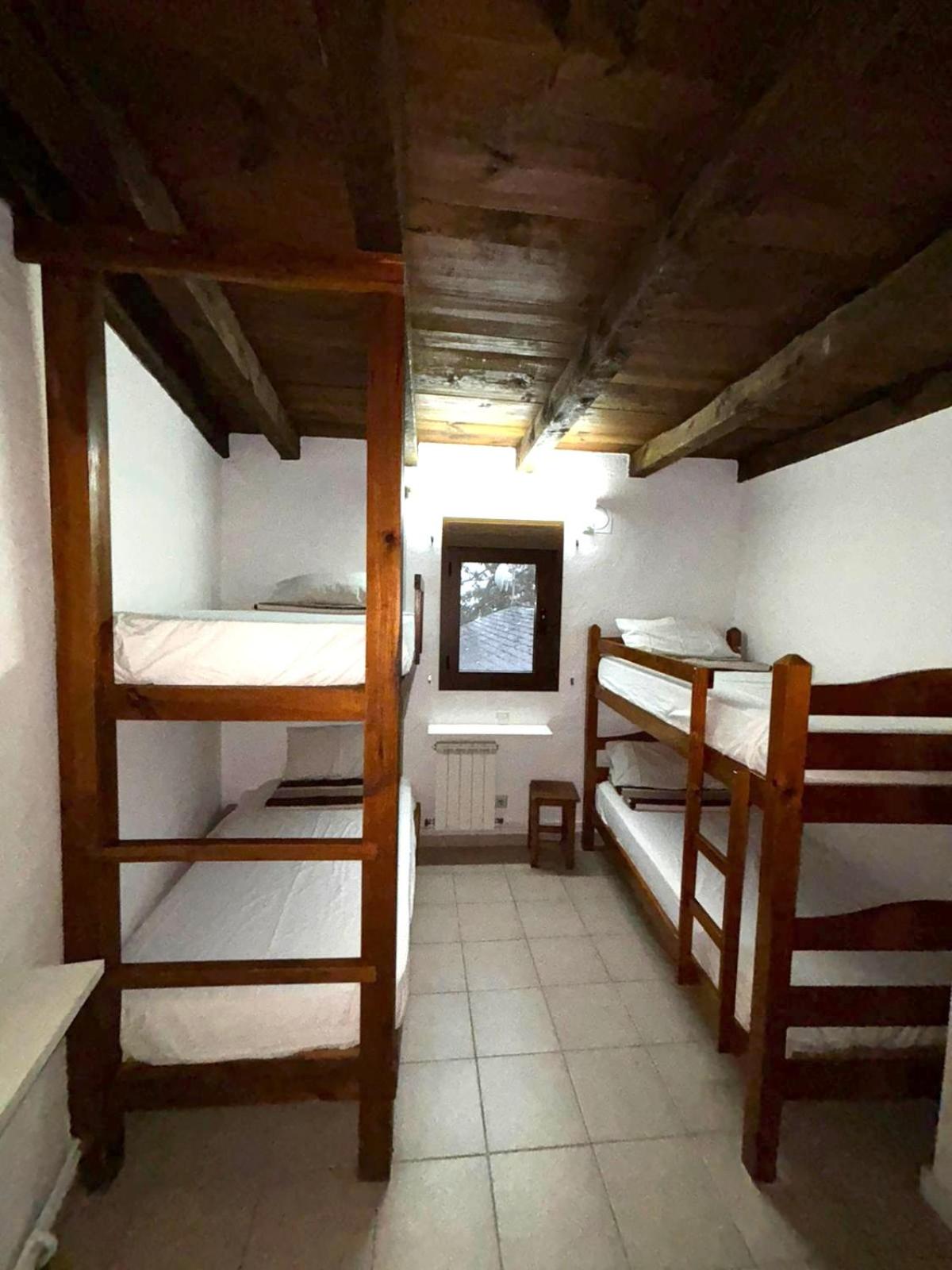 Cama en Habitación Compartida Mixta de 4 Camas