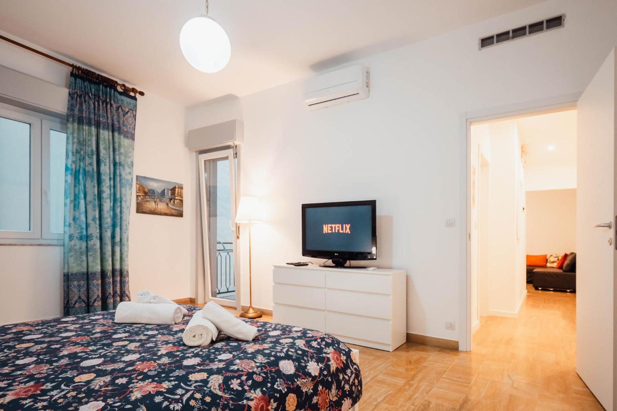 One-Bedroom Apartment photo 2