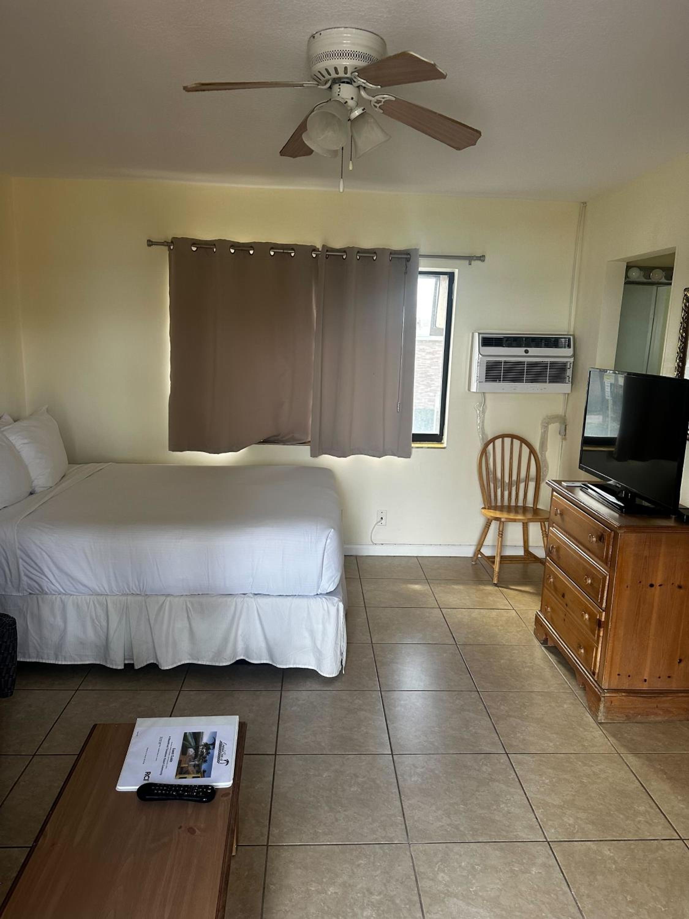 Studio Apartment photo 1