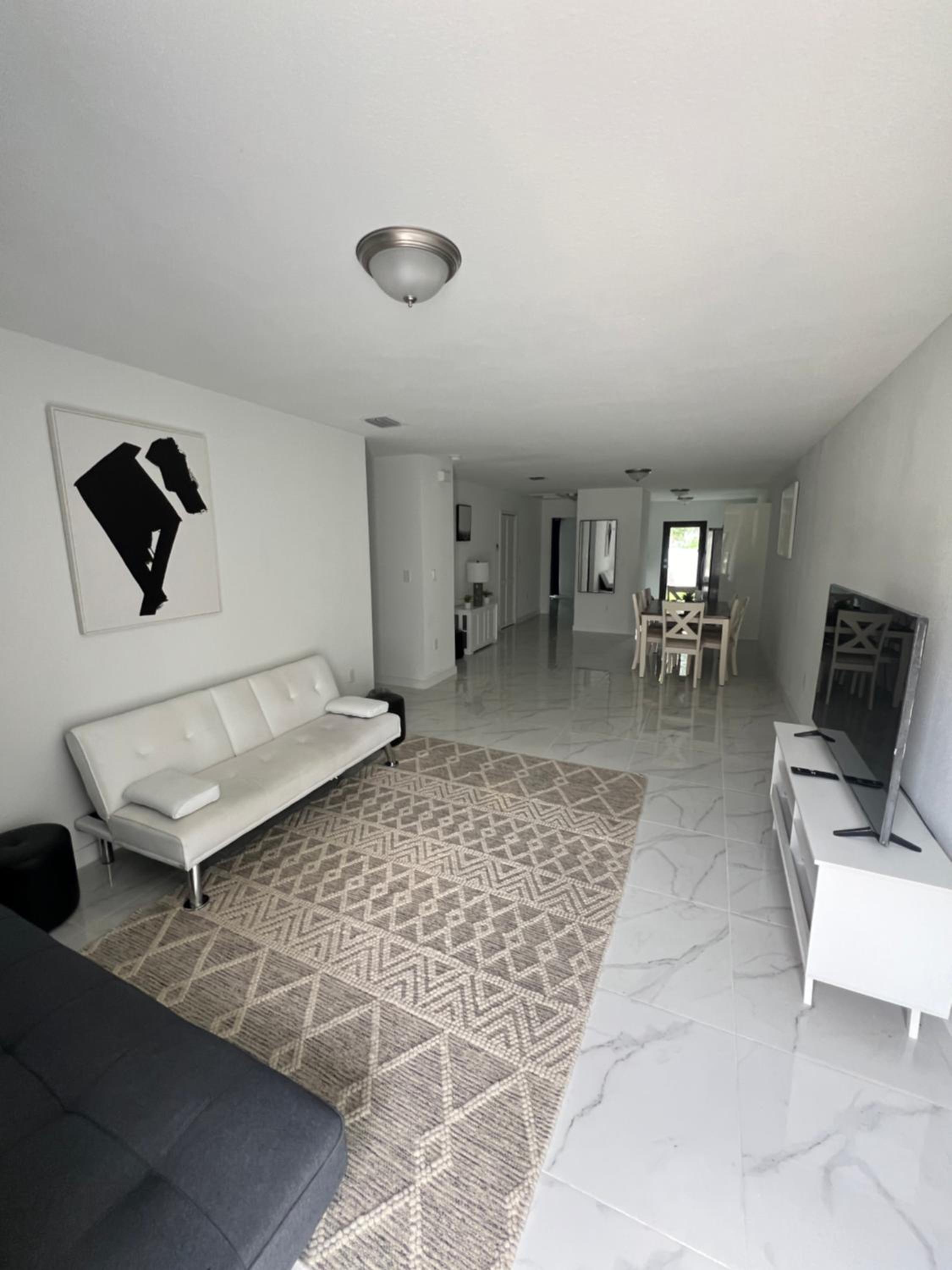 One-Bedroom House photo 1