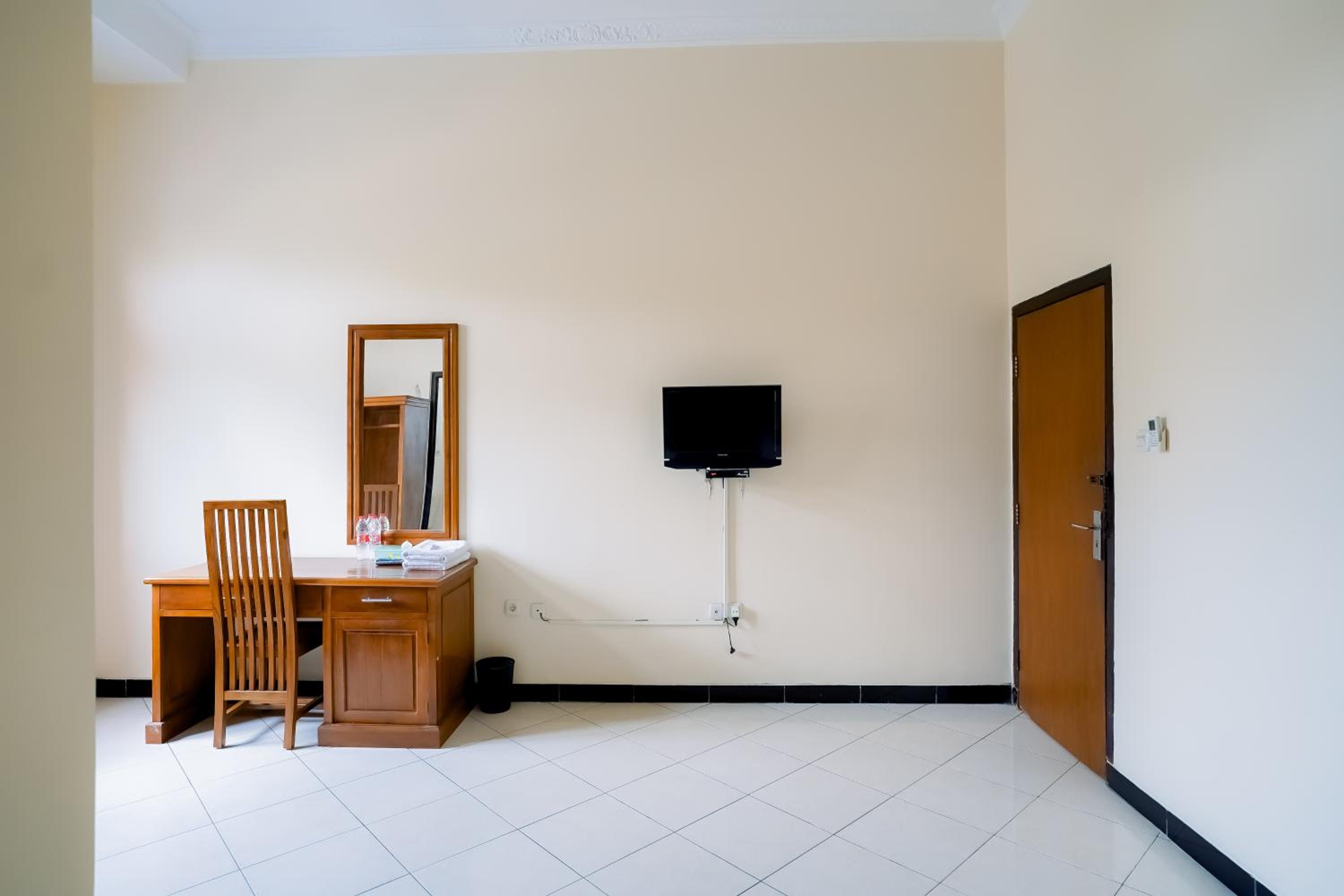 Deluxe Twin Room - Photo 2