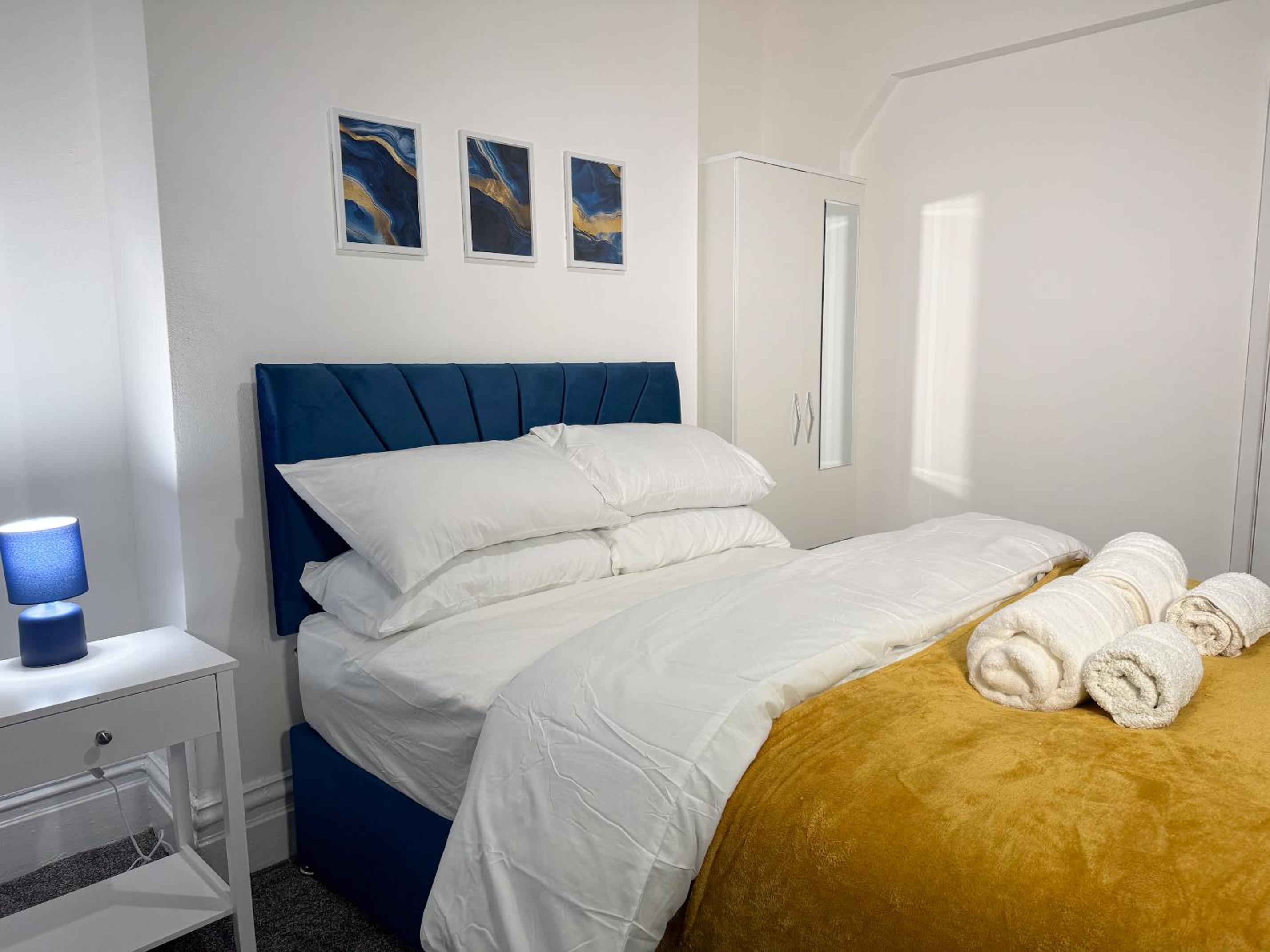 Four-Bedroom House photo 1