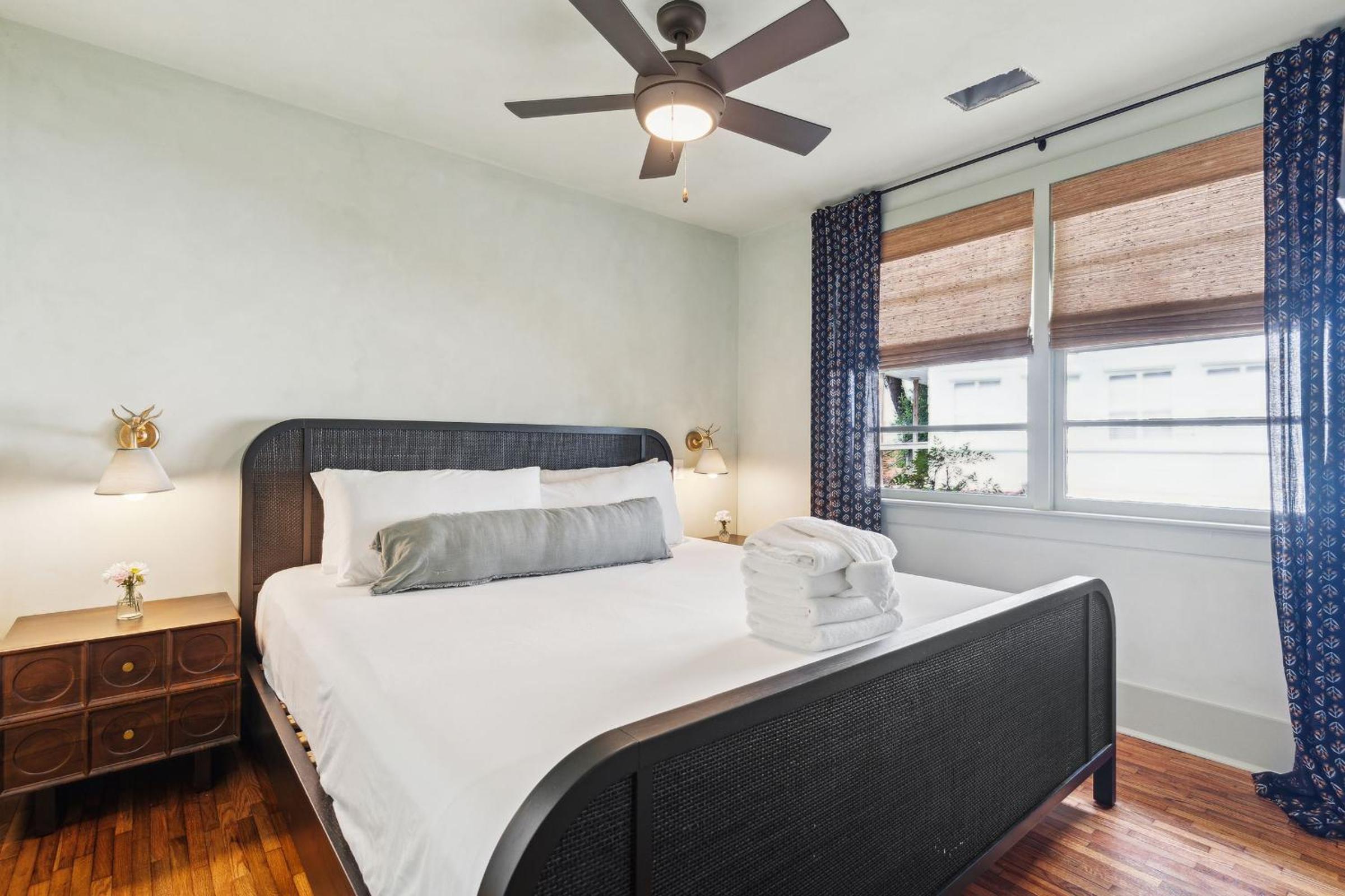 Two-Bedroom House - Photo 3