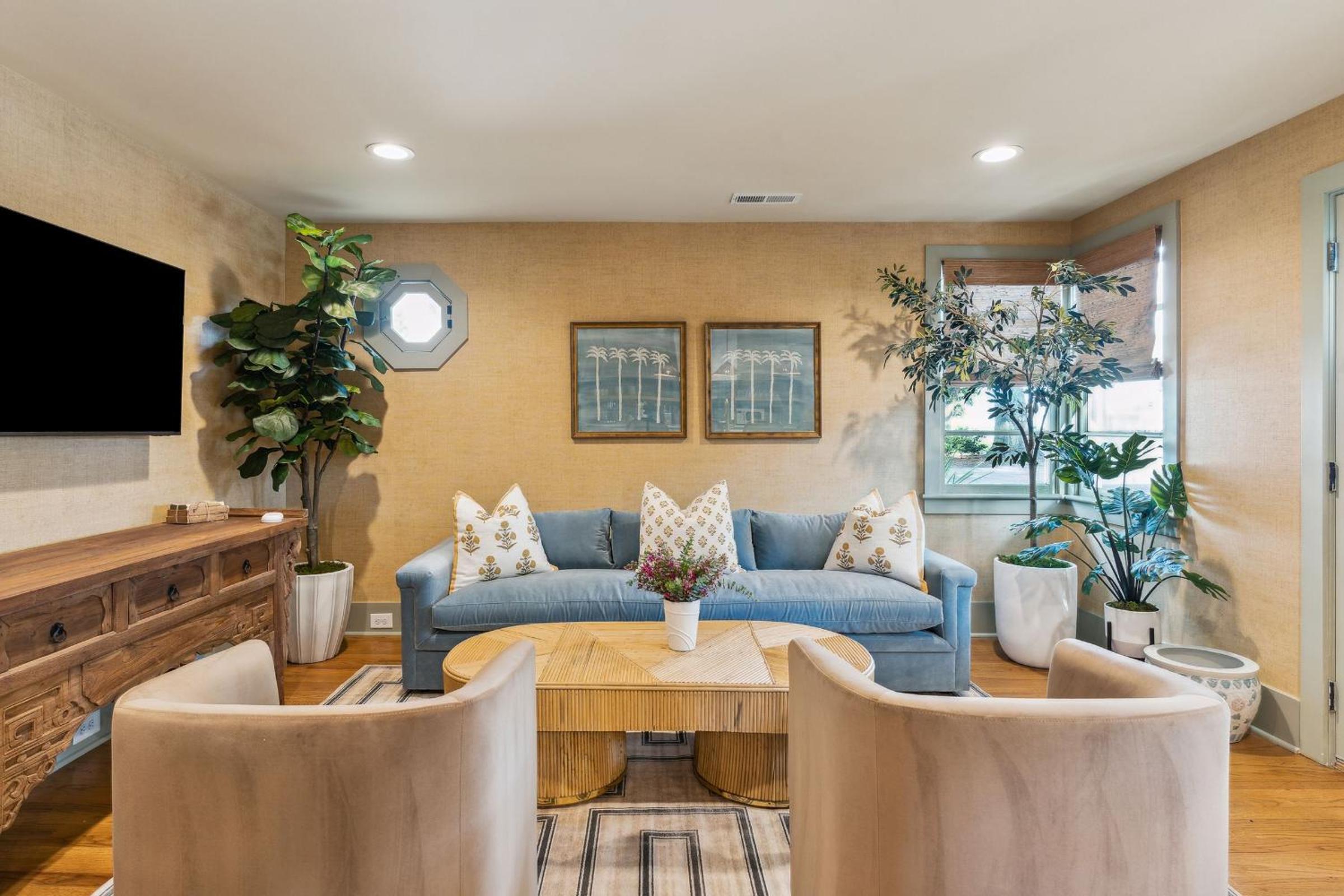 Two-Bedroom House - Photo 4
