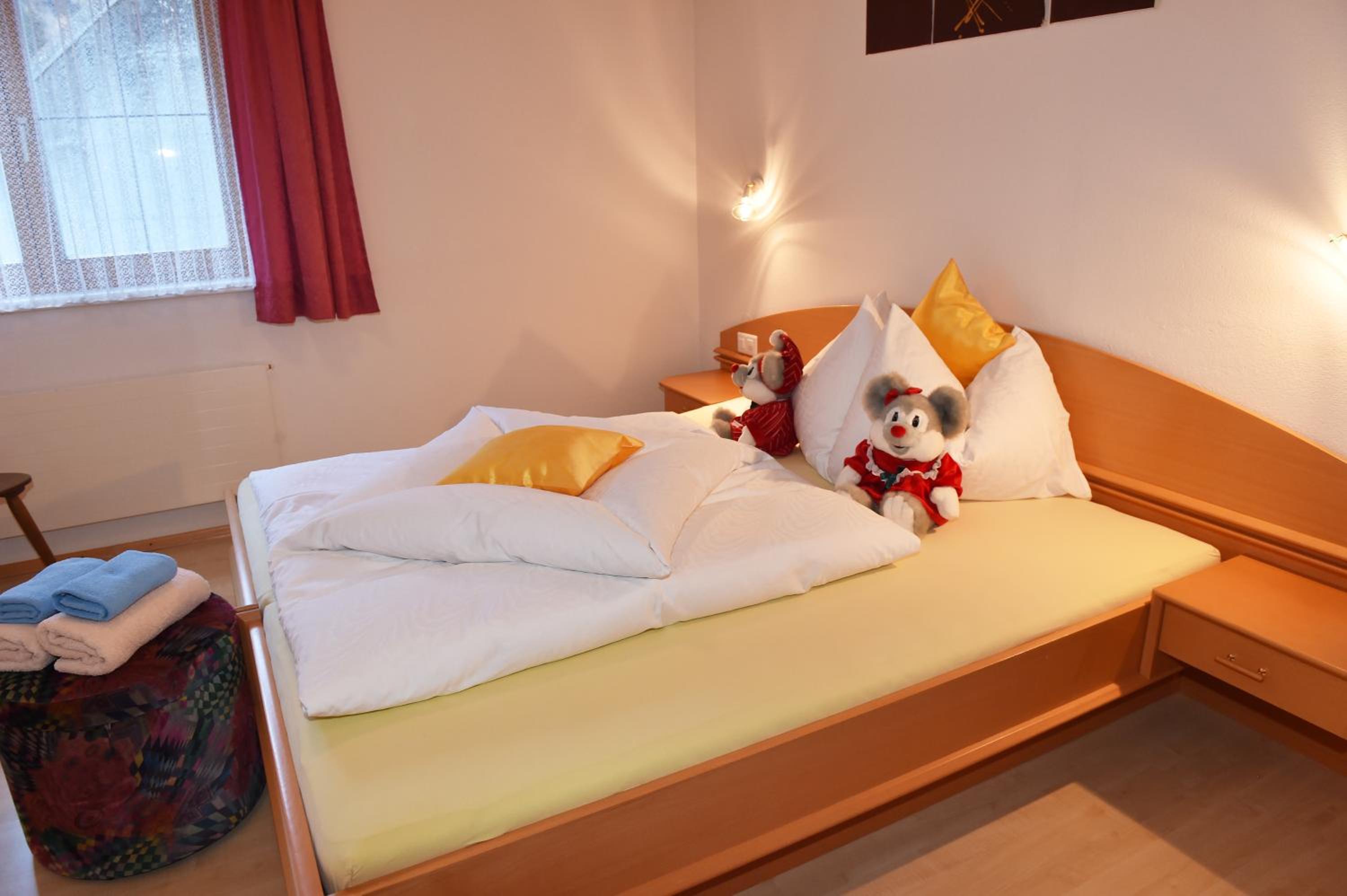 Two-Bedroom Apartment - Photo 2