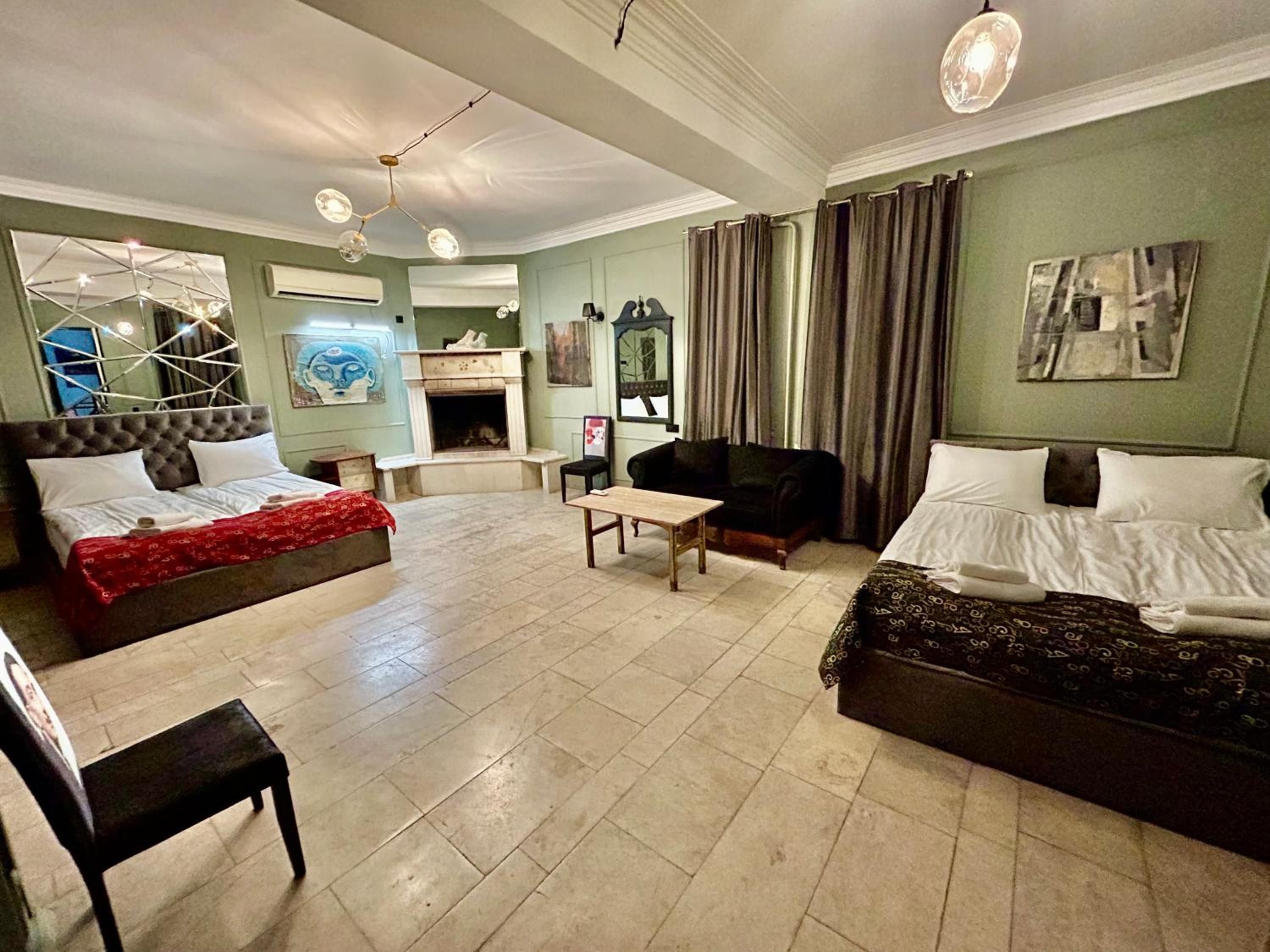 Deluxe Suite