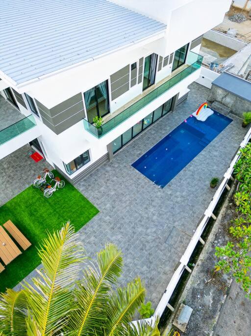 Villa photo 1