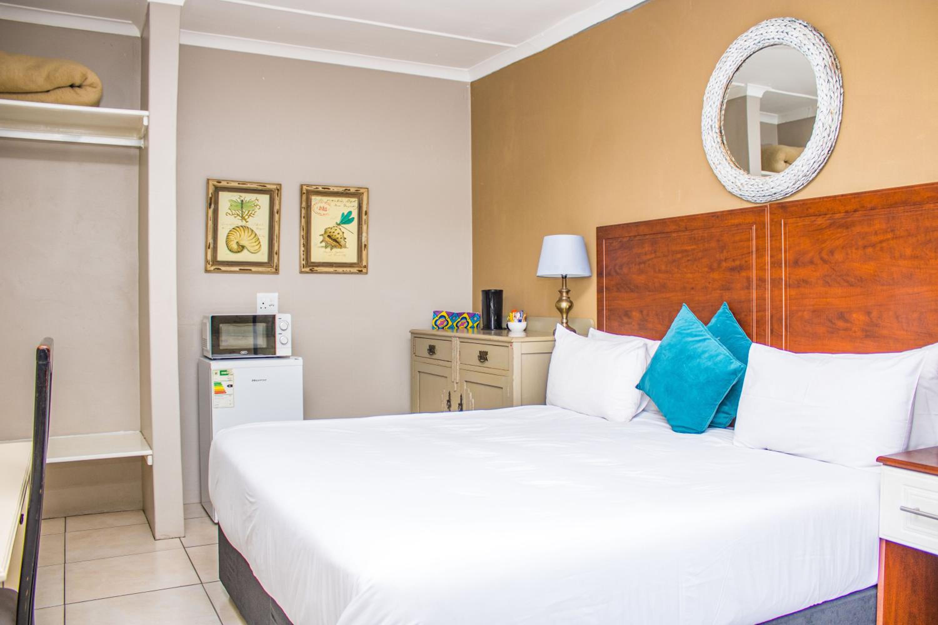 Deluxe Double or Twin Room - Photo 5