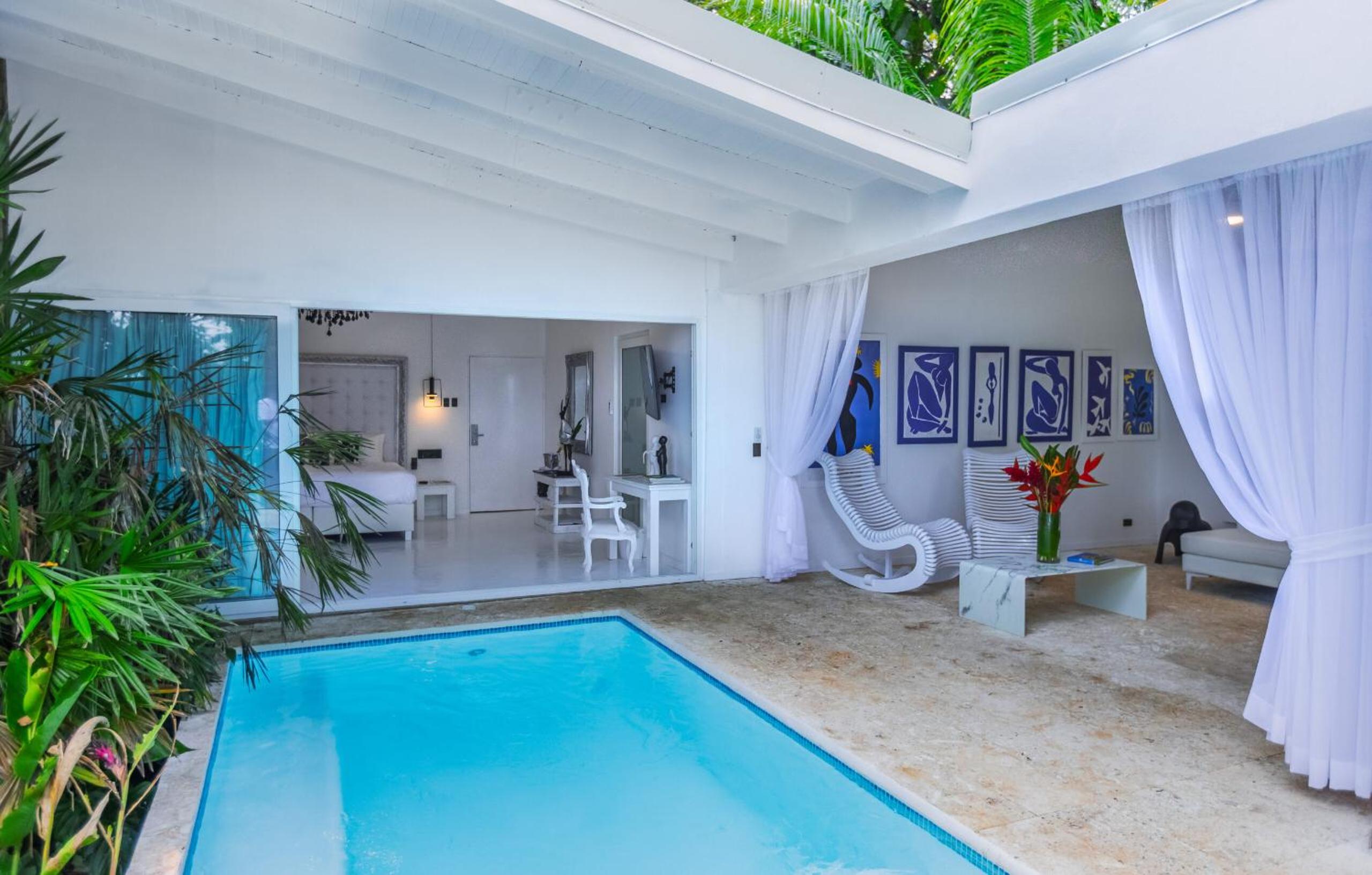 Romantic Suite Beach Front photo 2