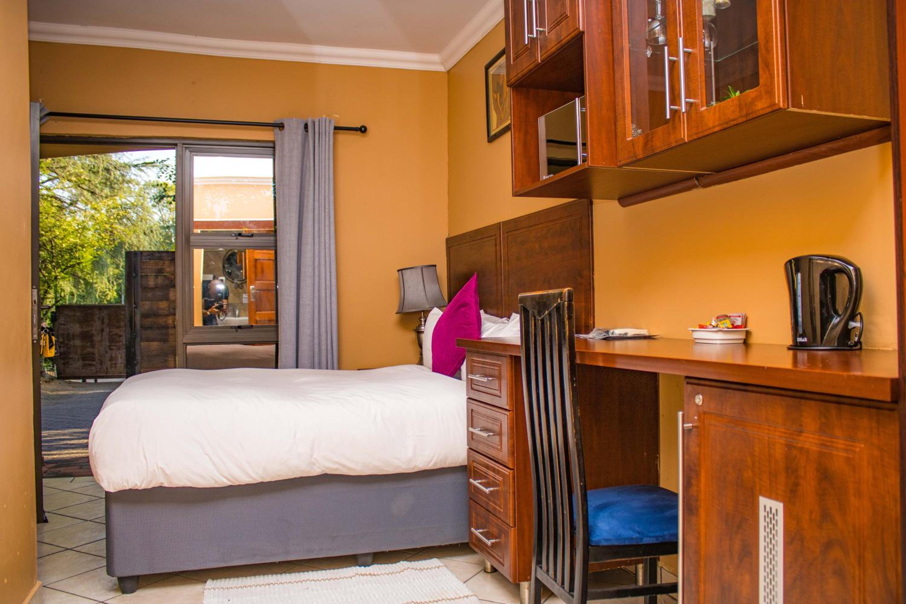 Deluxe Double or Twin Room - Photo 27