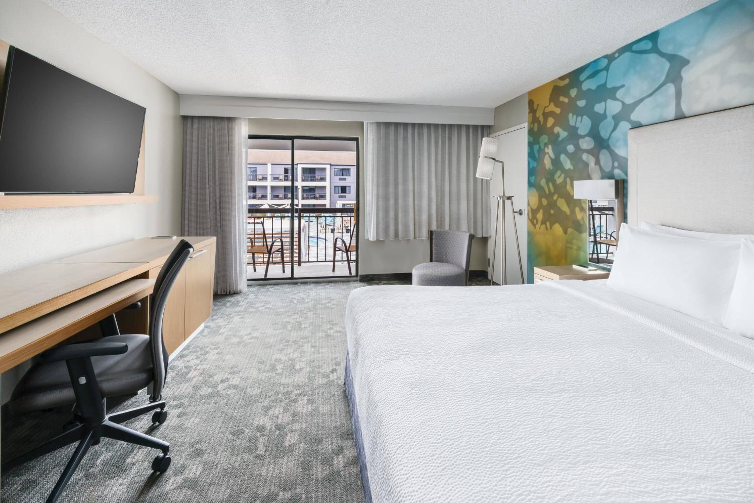 King Suite with Sofa Bed - Hearing Accessible