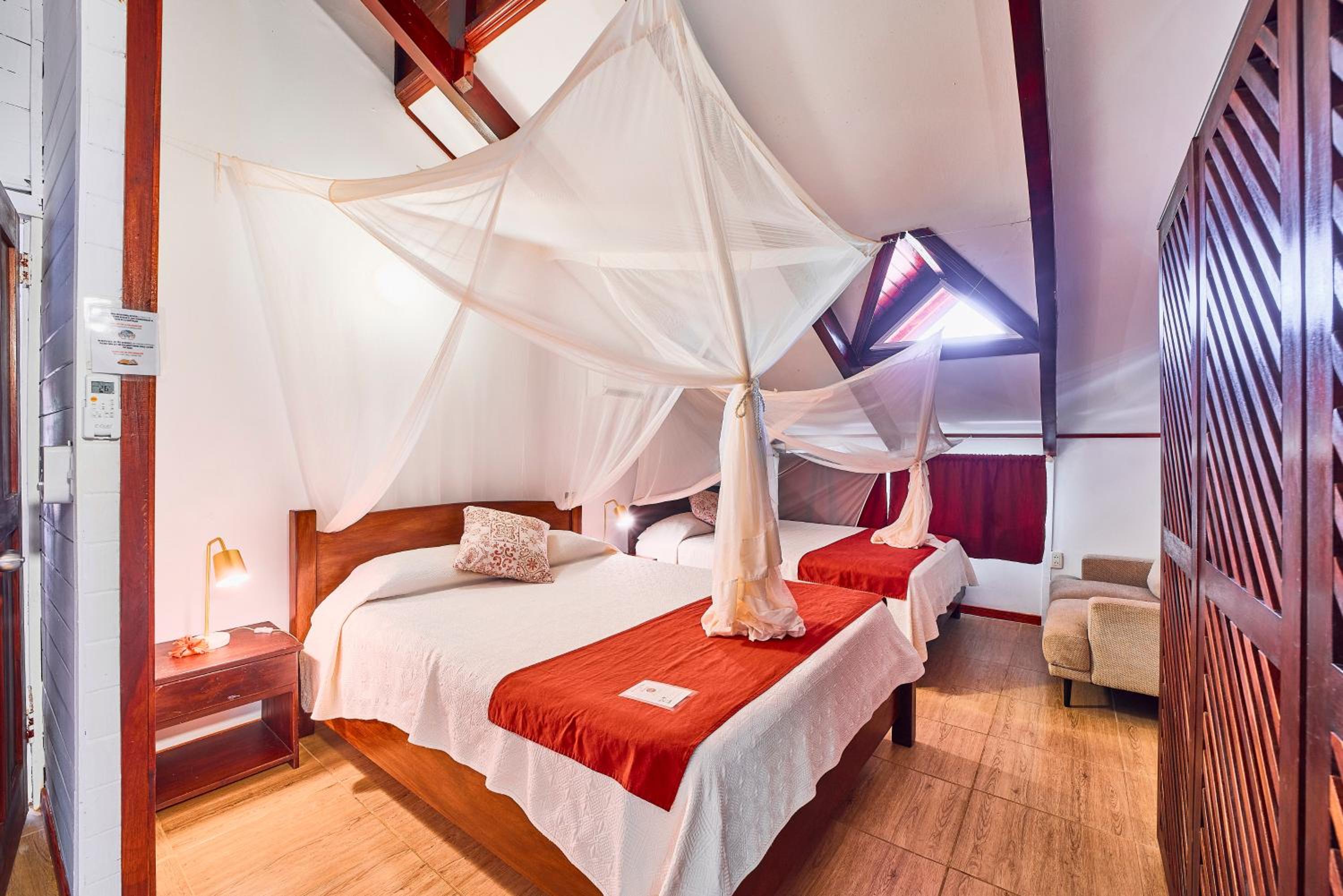 Quadruple Room with Balcony photo 2