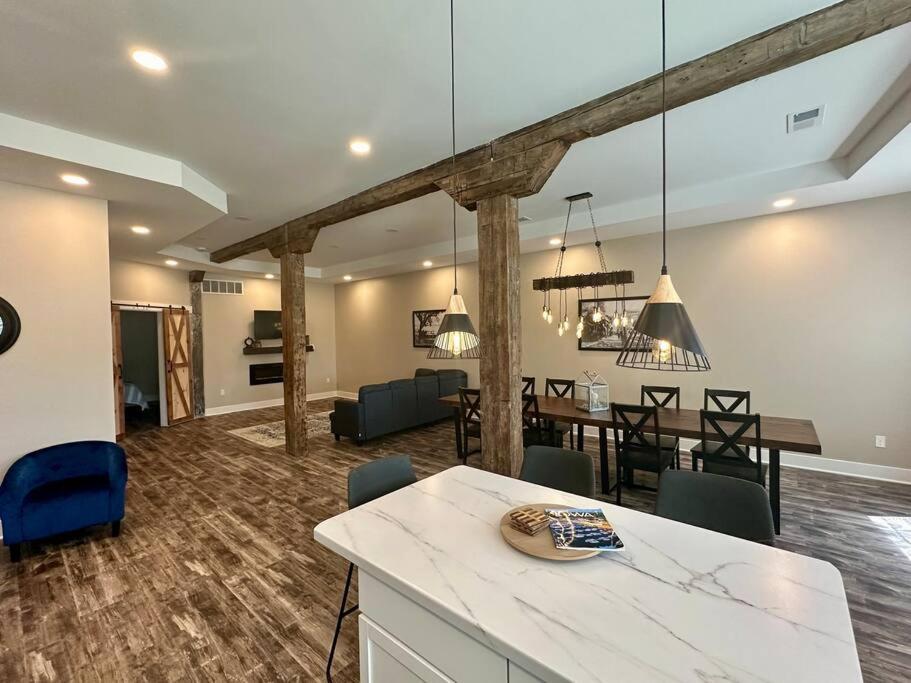Seven-Bedroom House photo 1