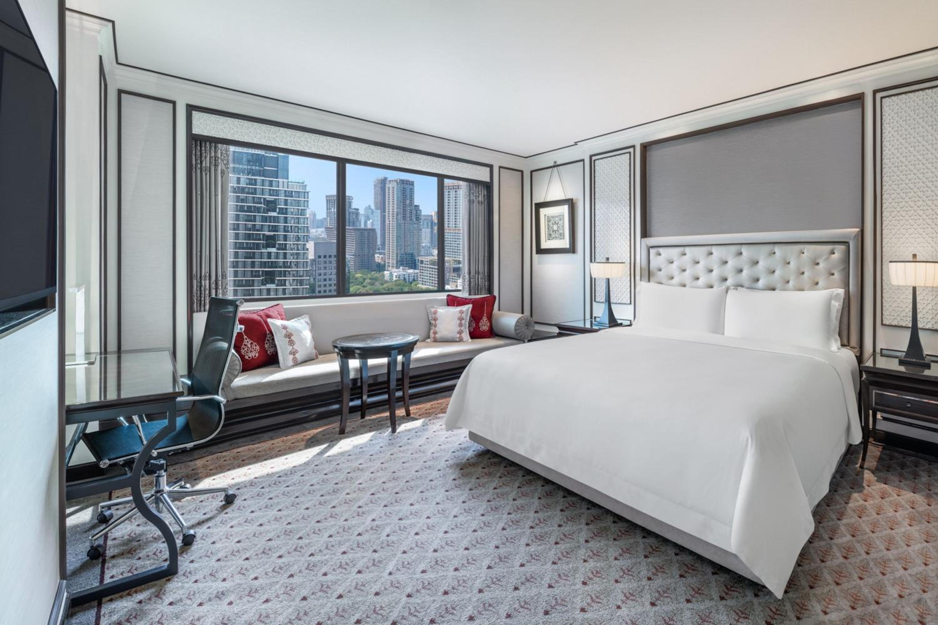 Athenee, Guest room, 1 King, City view