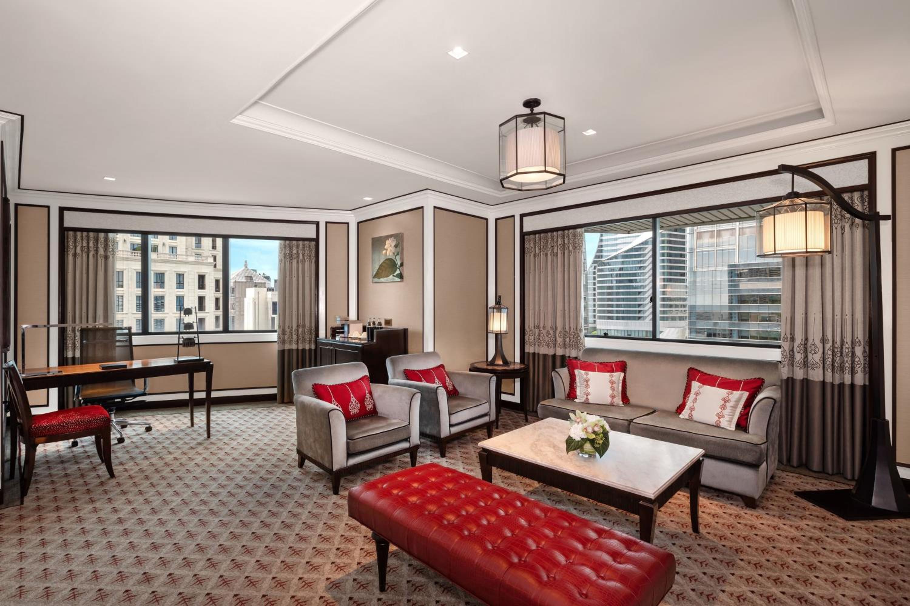 Family Suite, Club lounge access, 2 Bedroom Suite, City view