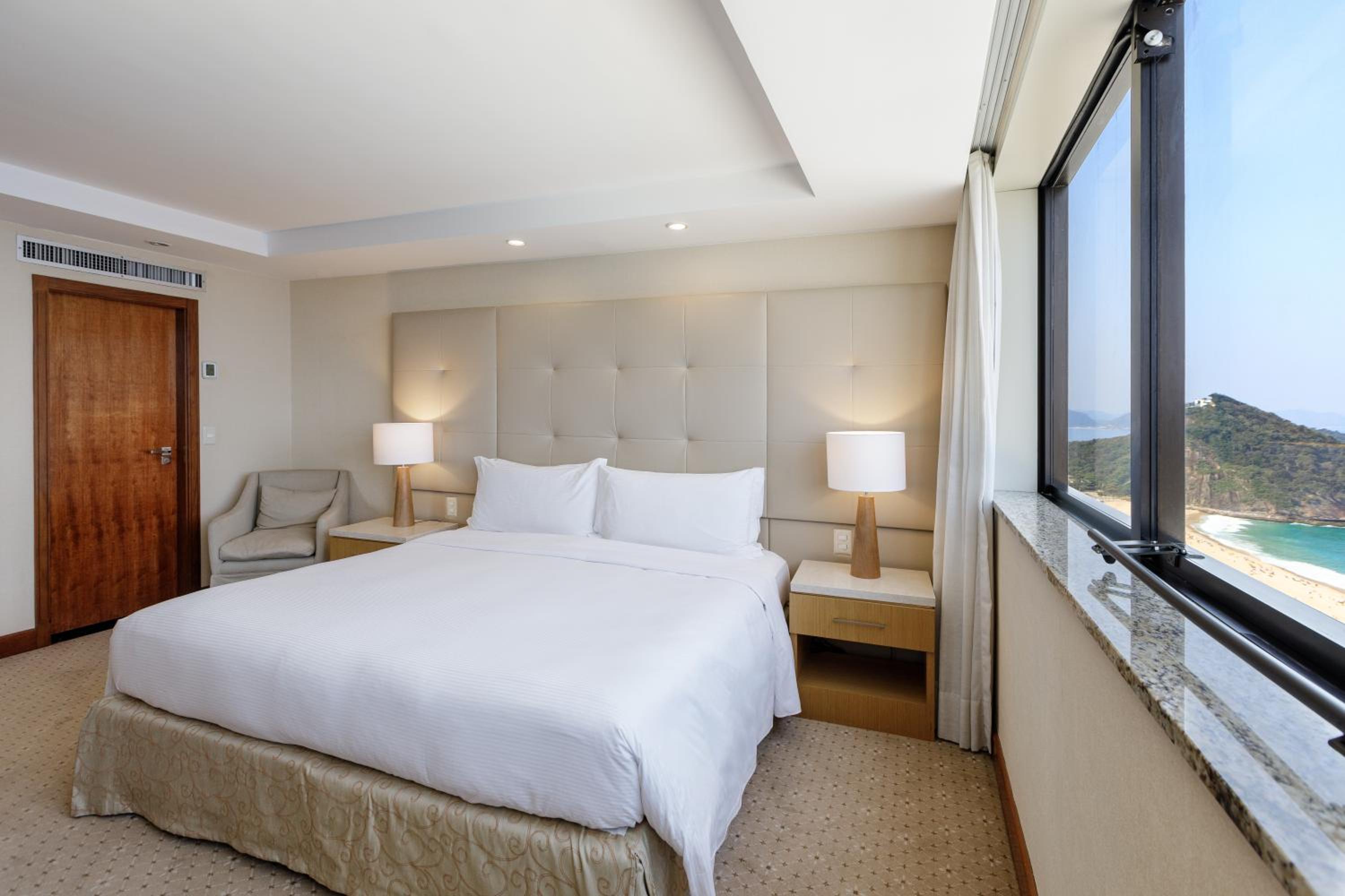 Executive One-Bedroom King Suite - Ocean Front